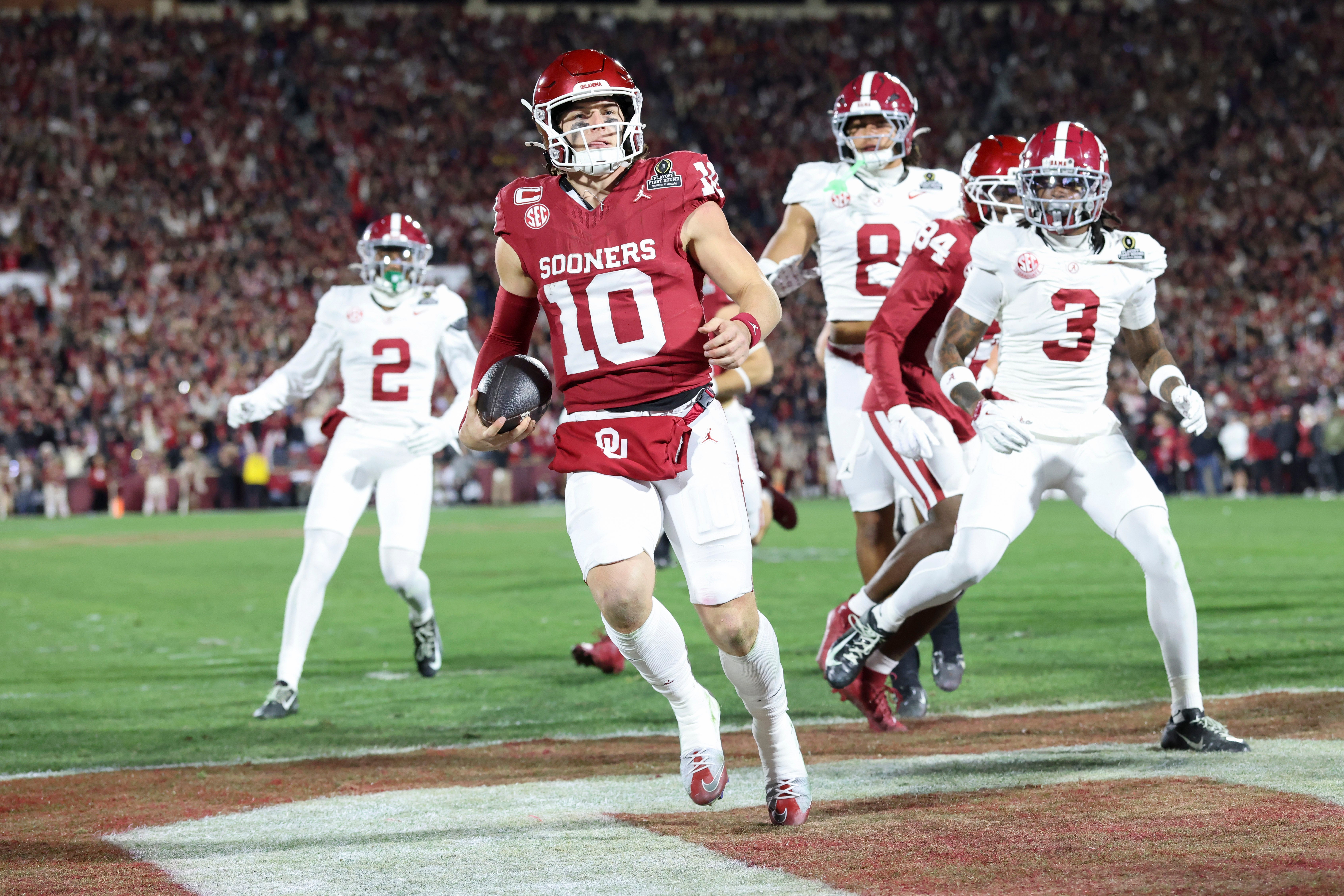 Oklahoma Sooners quarterback John Mateer 2025 season way too early top 25