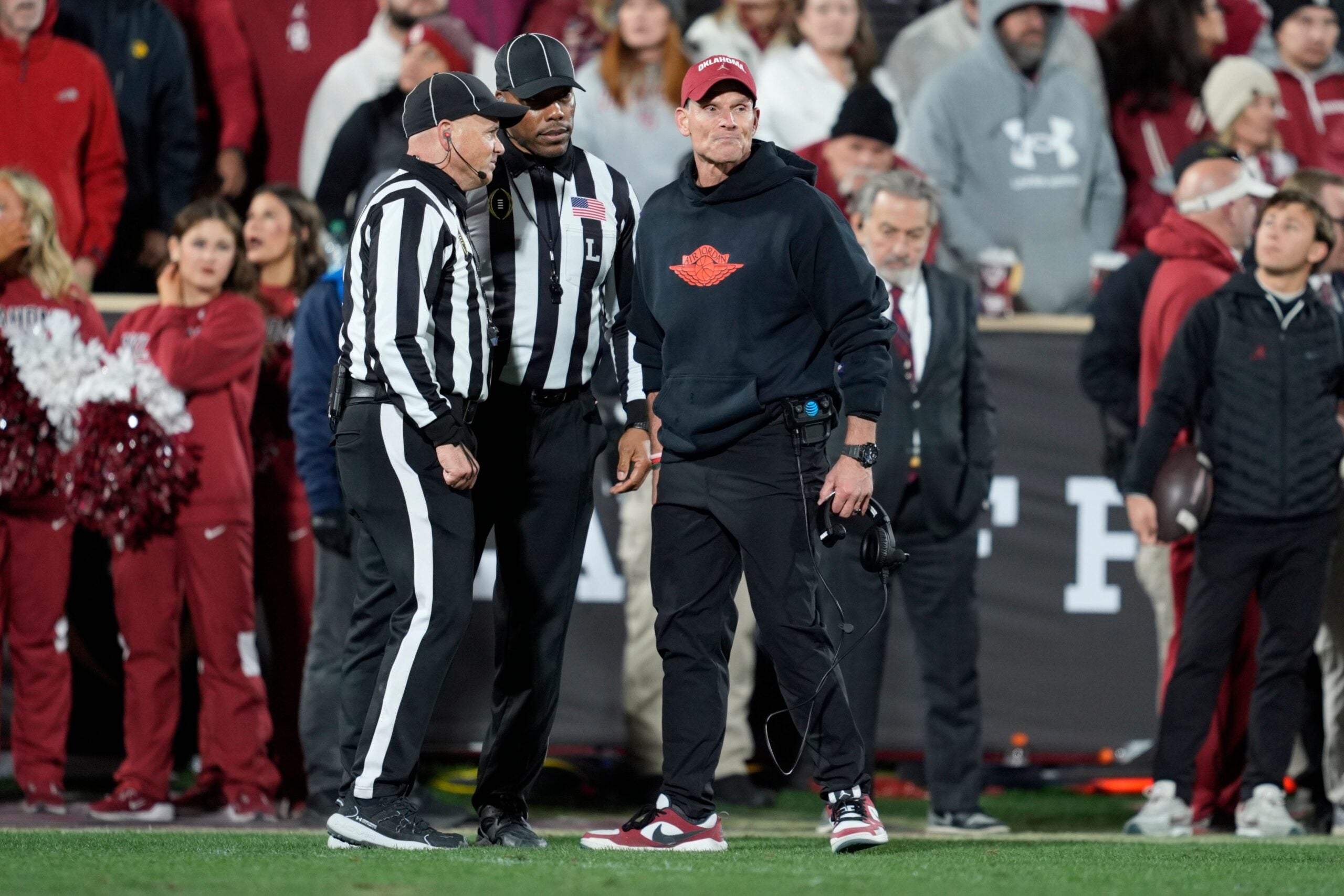 Oklahoma Sooners head coach Brent Venables wide receiver Isaiah Sategna number change