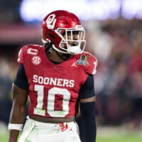 Dec 19, 2025; Norman, OK, USA; Oklahoma Sooners linebacker Kip Lewis (10) against the Alabama Crimson Tide during the CFP National Playoff First Round at Gaylord Family Oklahoma Memorial Stadium.