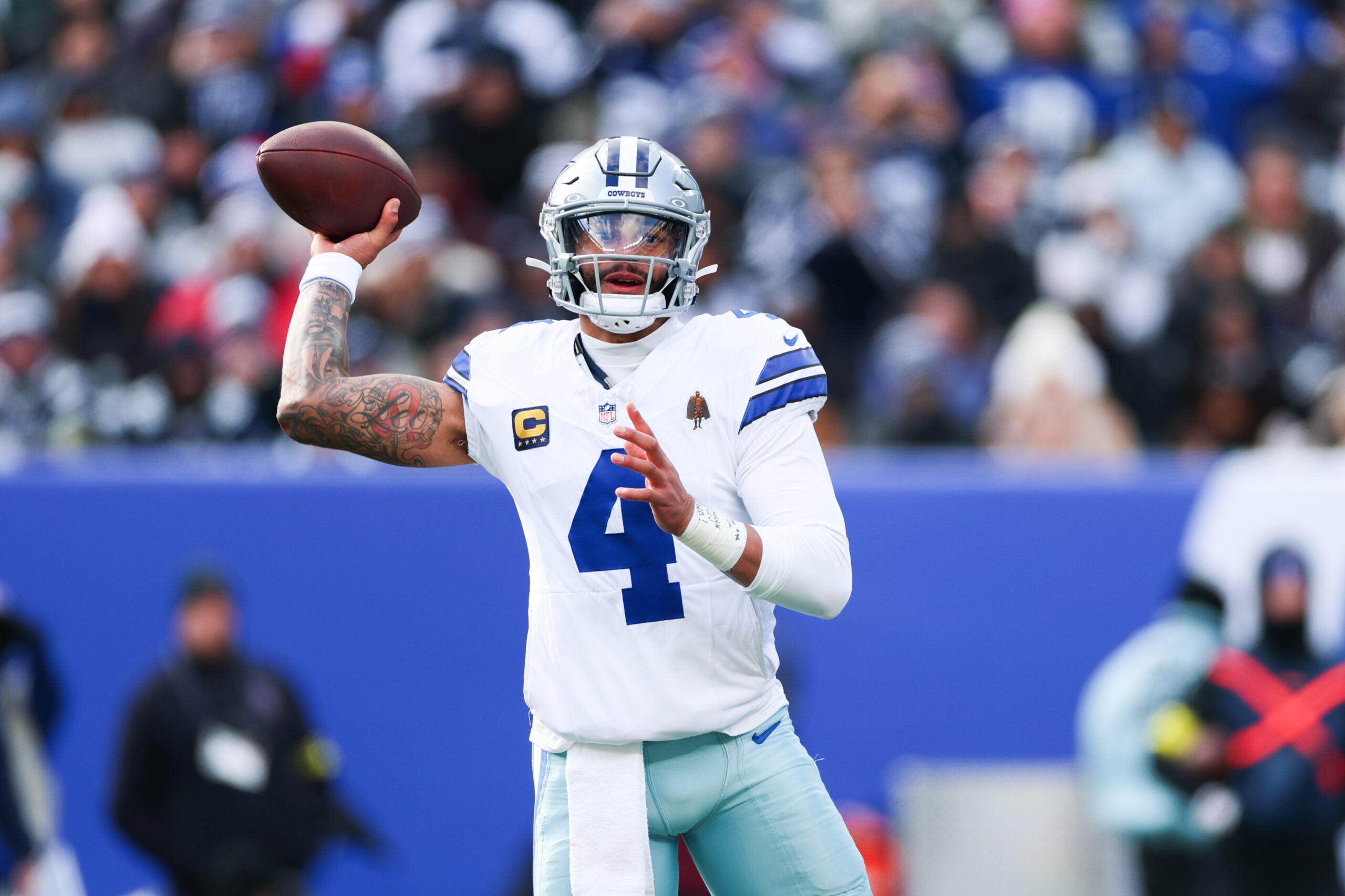 Jan 4, 2026; East Rutherford, New Jersey, USA; Dallas Cowboys quarterback Dak Prescott (4) looks to pass during the second quarter against the New York Giants at MetLife Stadium.