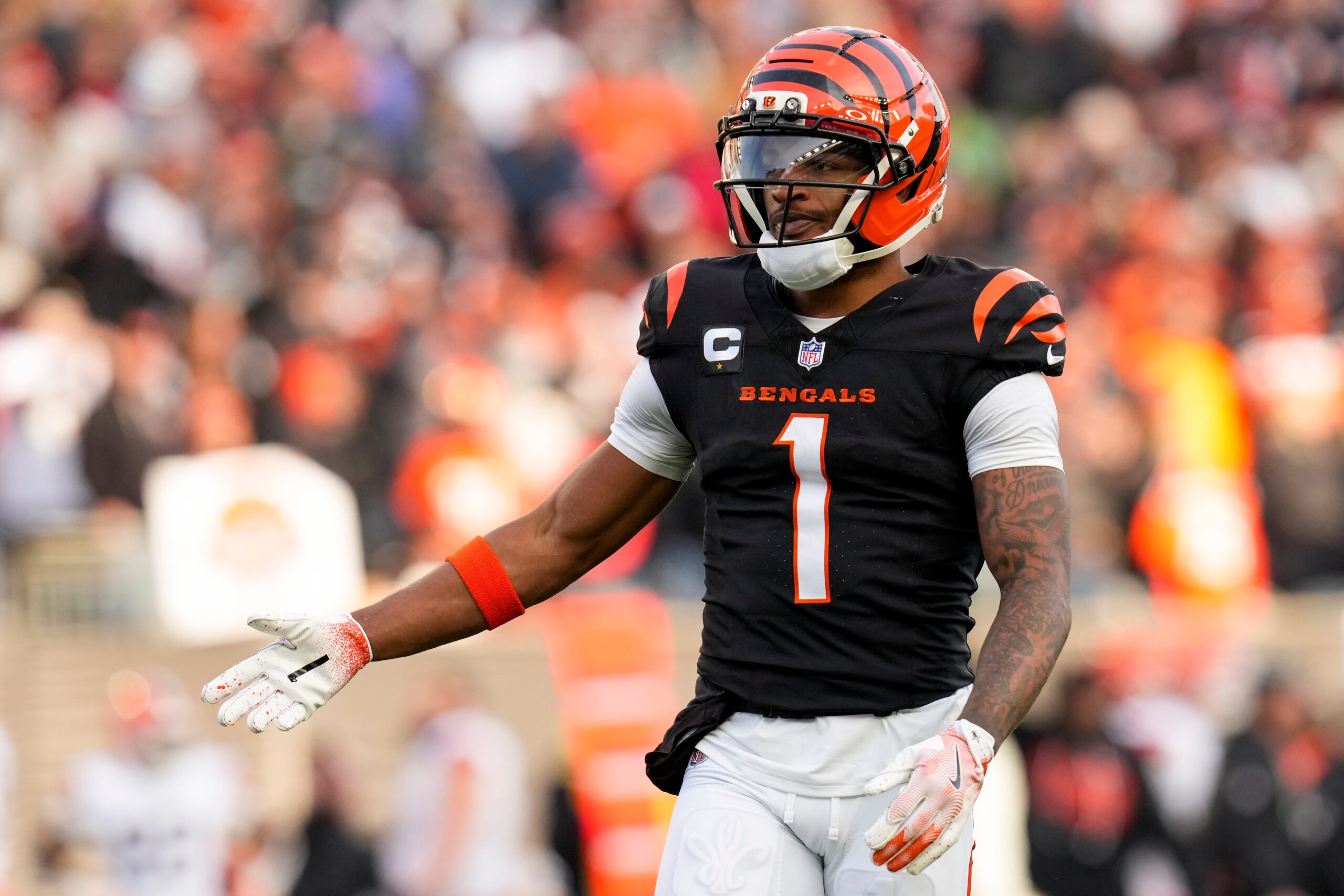 Cincinnati Bengals wide receiver Ja'marr Chase (1) reacts after the Bengals are forced to punt in the fourth quarter of the NFL Week 18 game between the Cincinnati Bengals and the Cleveland Browns at Paycor Stadium in Downtown Cincinnati on Sunday, Jan. 4, 2026. The Browns kicked a last second field goal to win 20-18.