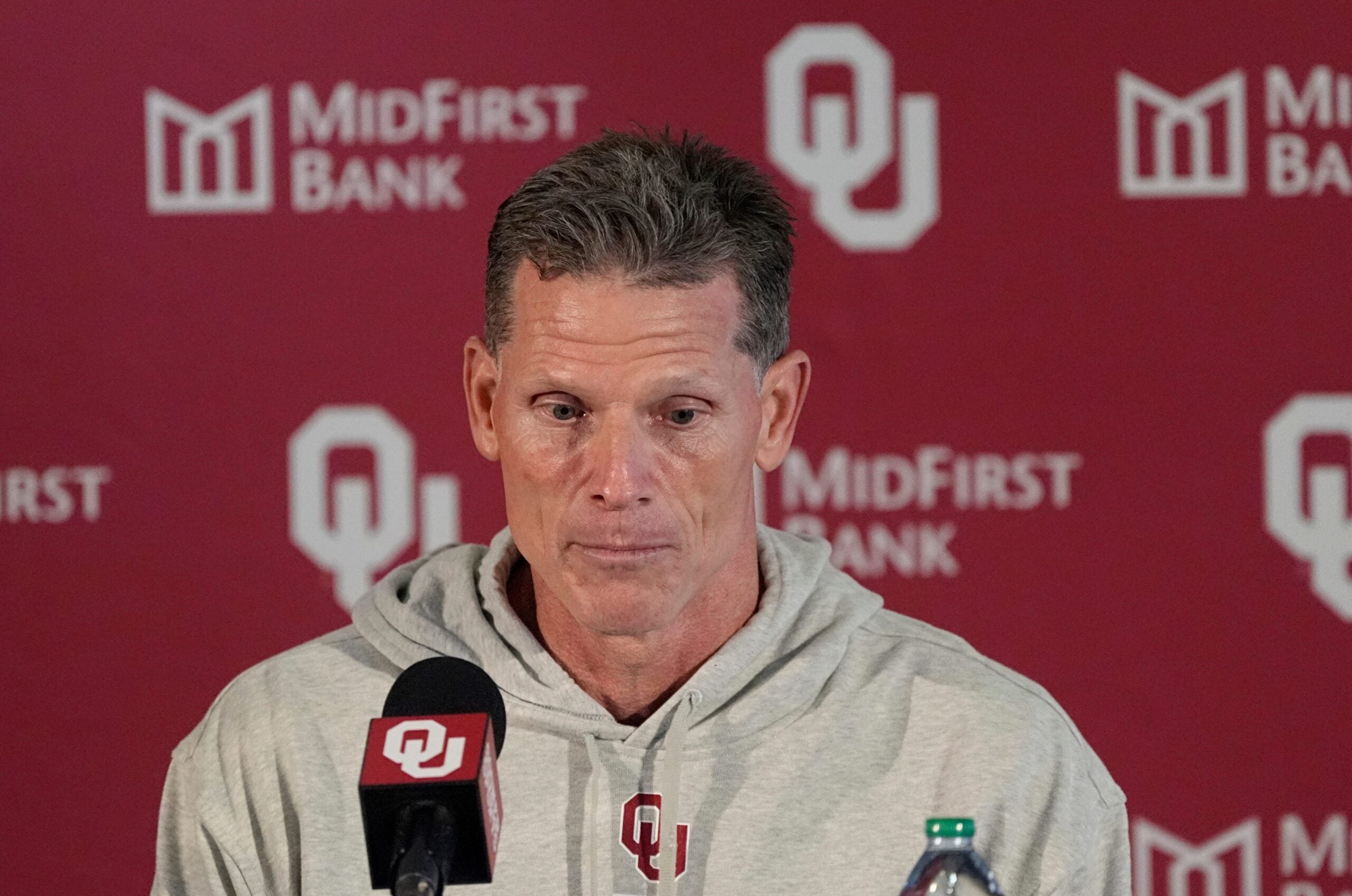 Oklahoma Sooners head coach Brent Venables hired Deland McCullough Lamar Morgan