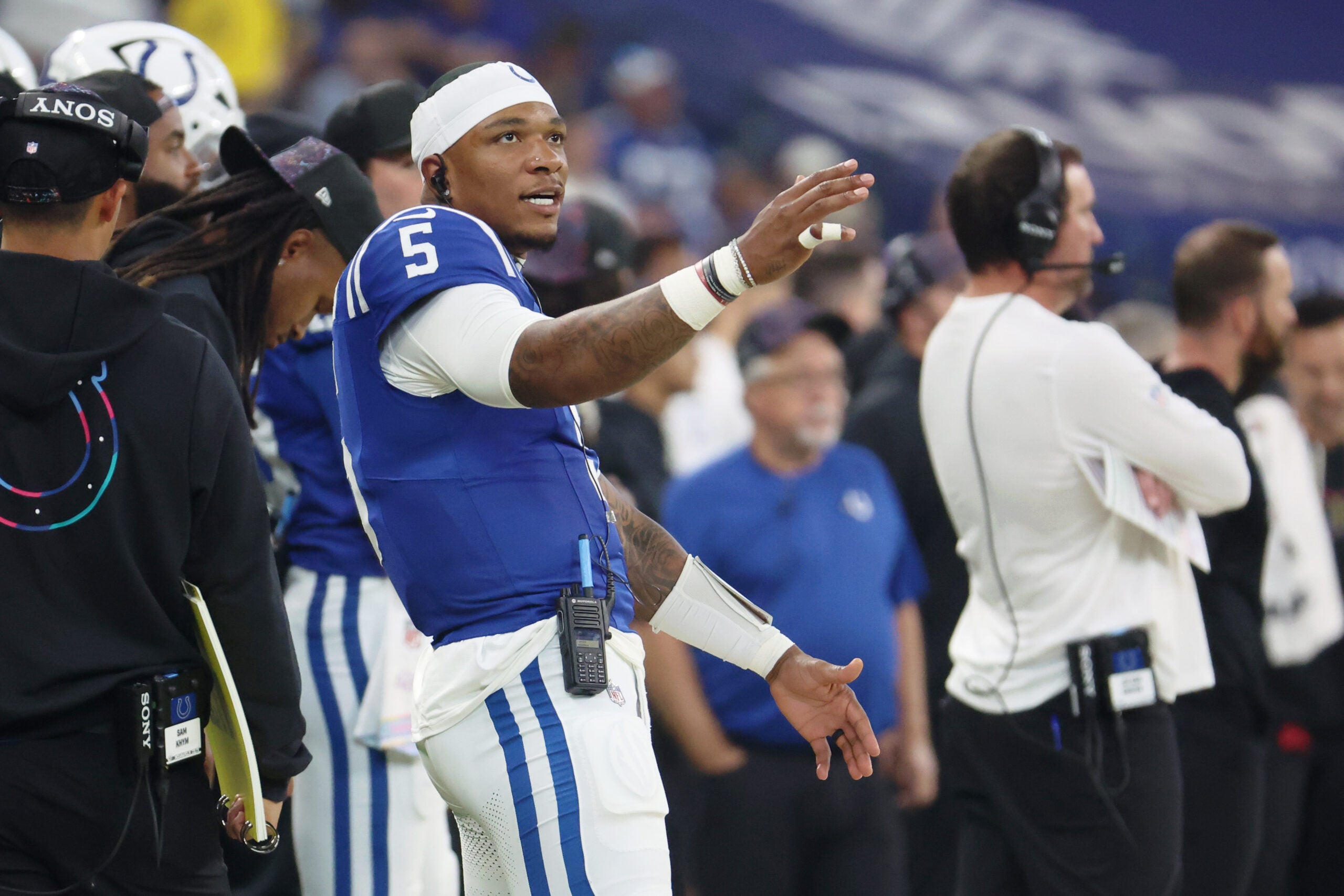 Colts QB Anthony Richardson on the sideline