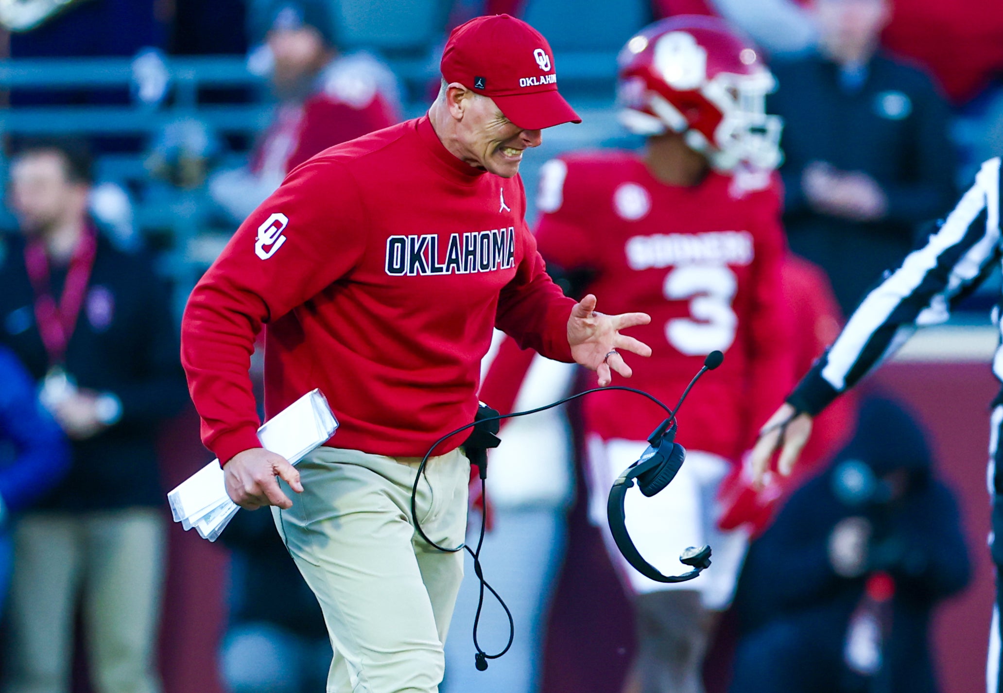 Oklahoma Sooners head coach Brent Venables 2027 four-star cornerback Montre Jackson