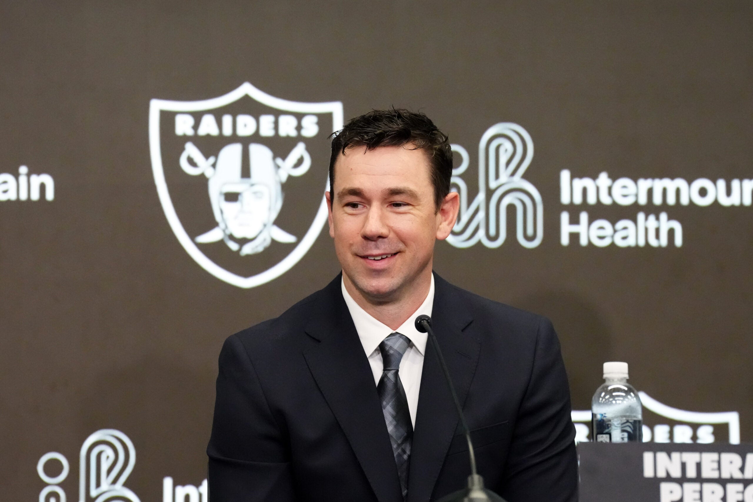 Las Vegas Raiders head coach Klint Kubiak offensive coordinator Seahawks WRs coach Frisman Jackson