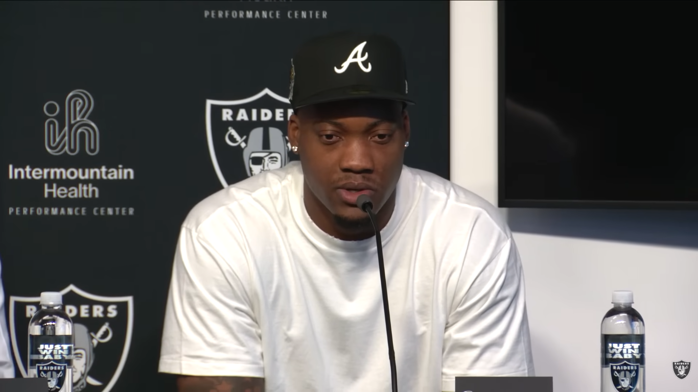 Las Vegas Raiders new linebacker Quay Walker free agent