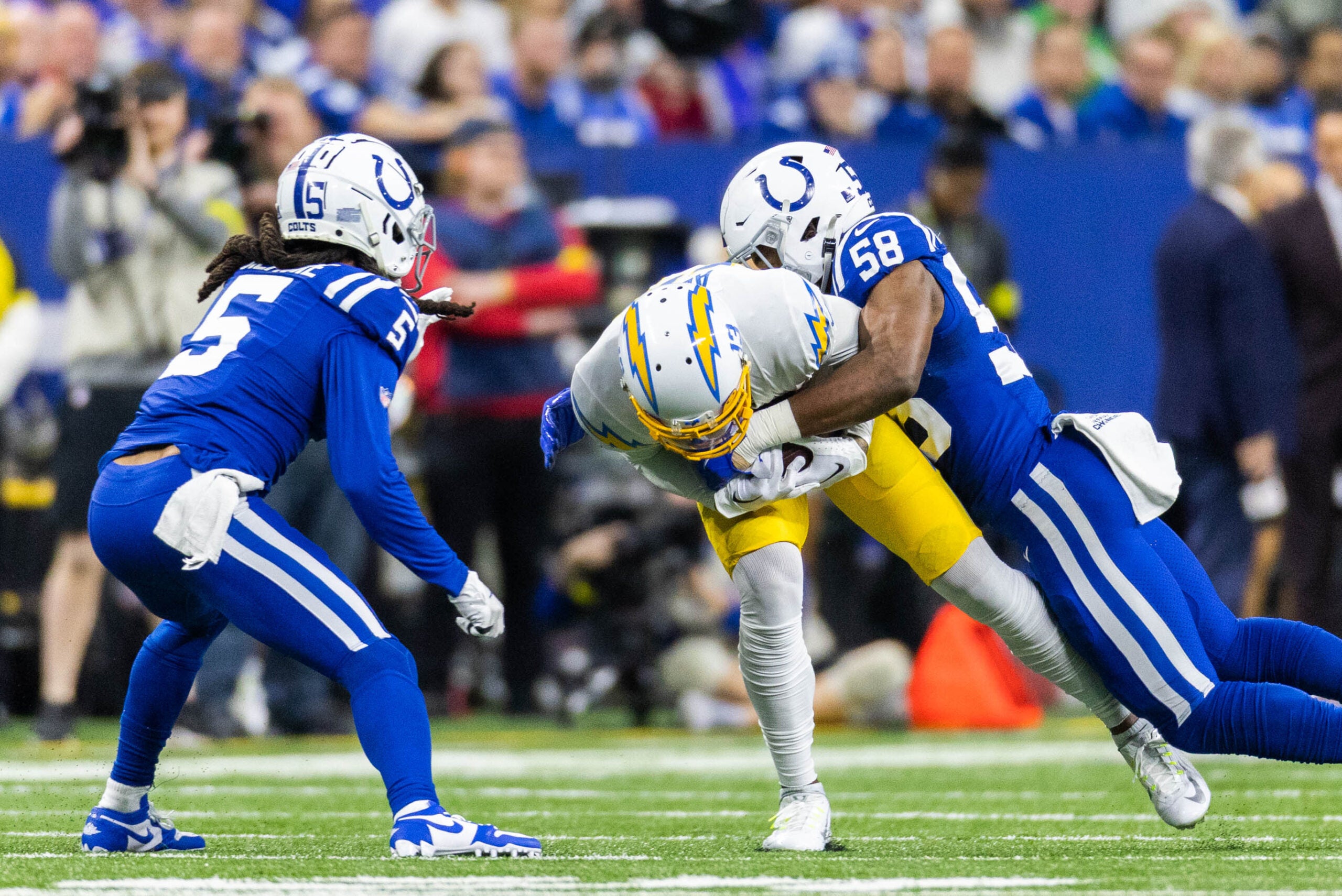 Former Colts LB Bobby Okereke
