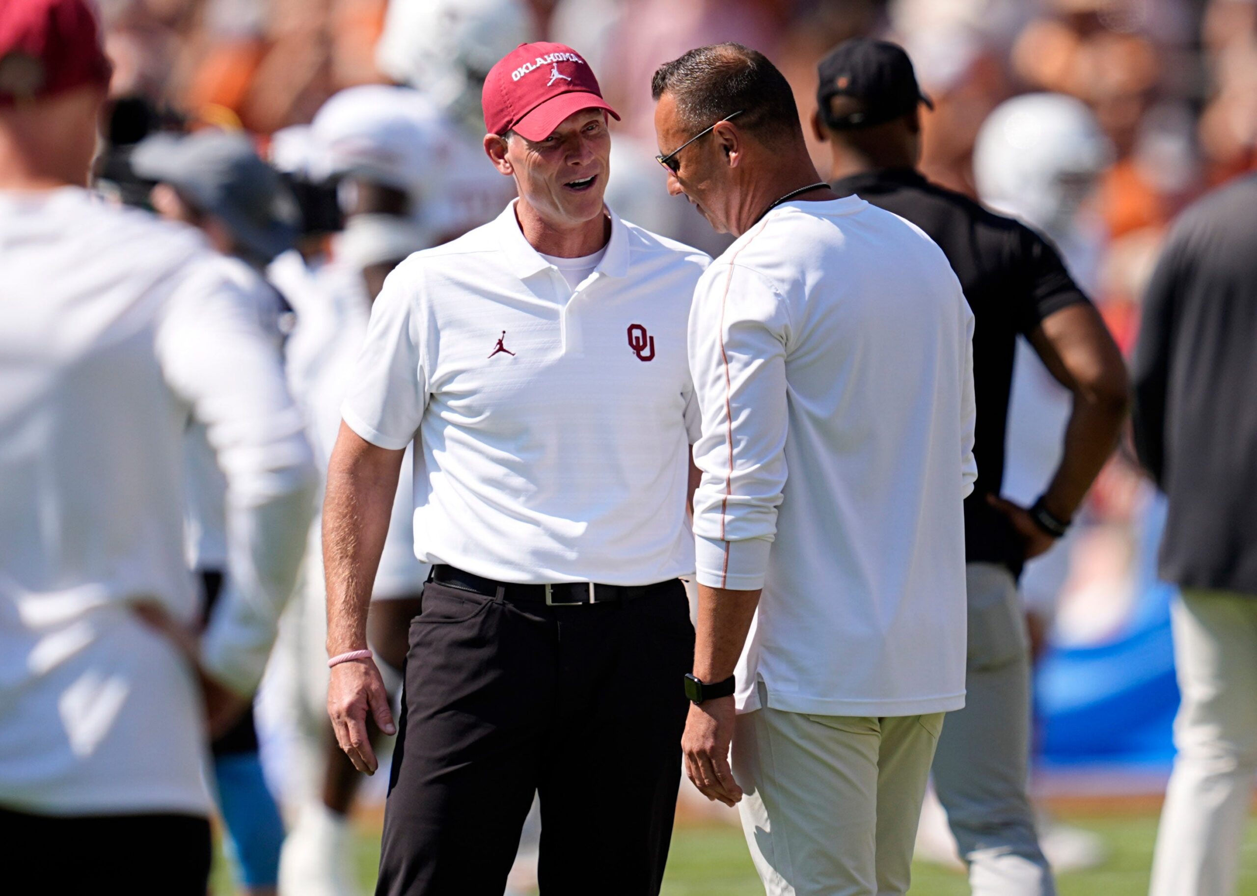 The Oklahoma Sooners recruiting Texas Longhorns legacy player