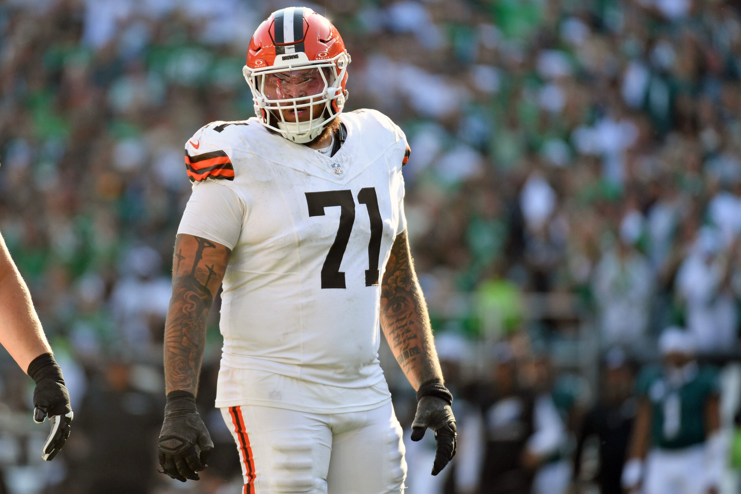 Oct 13, 2024; Philadelphia, Pennsylvania, USA; Cleveland Browns offensive tackle Jedrick Wills Jr. (71) against the Philadelphia Eagles at Lincoln Financial Field.