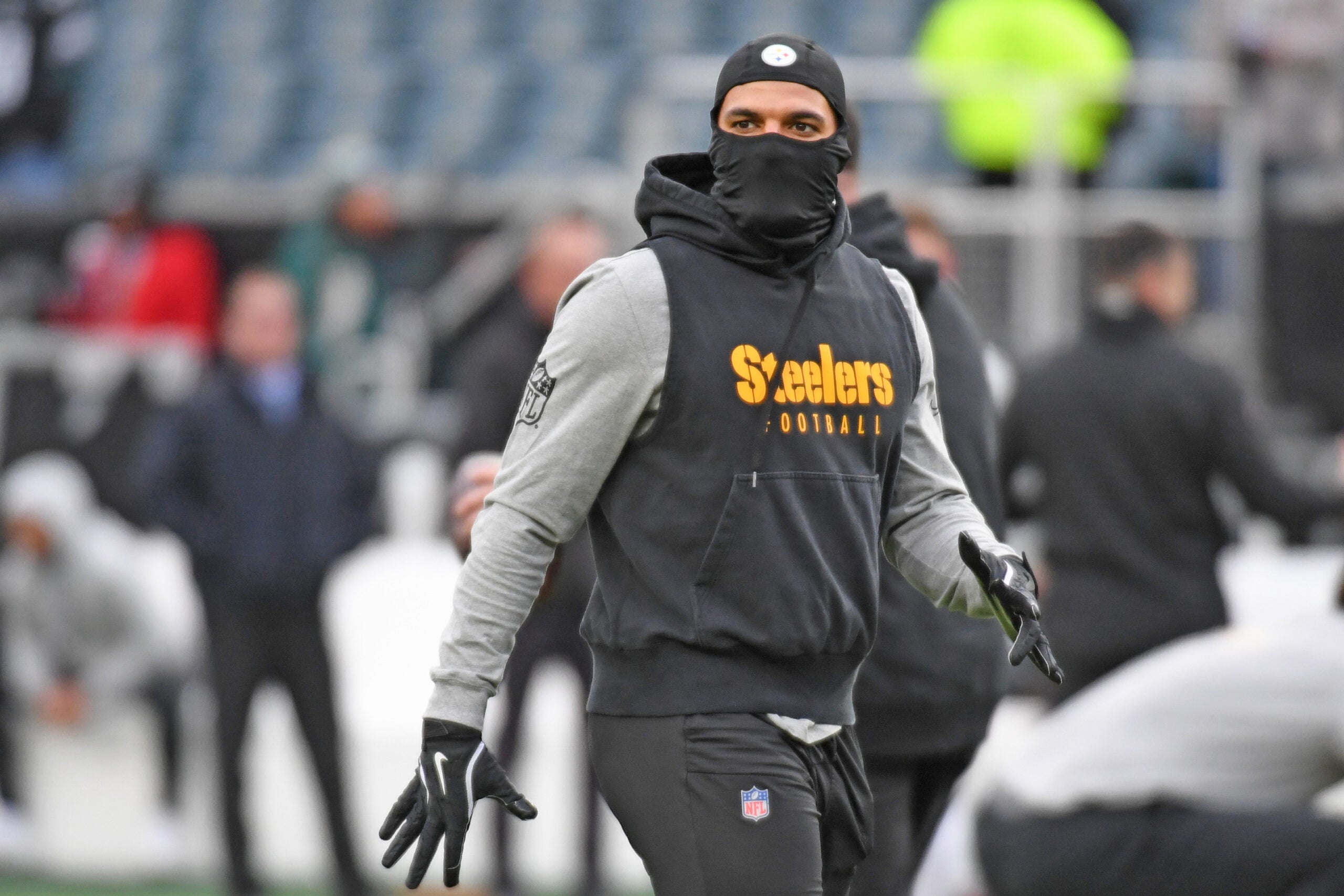 Dec 15, 2024; Philadelphia, Pennsylvania, USA; Pittsburgh Steelers safety Minkah Fitzpatrick (39) during warmups against the Philadelphia Eagles at Lincoln Financial Field.