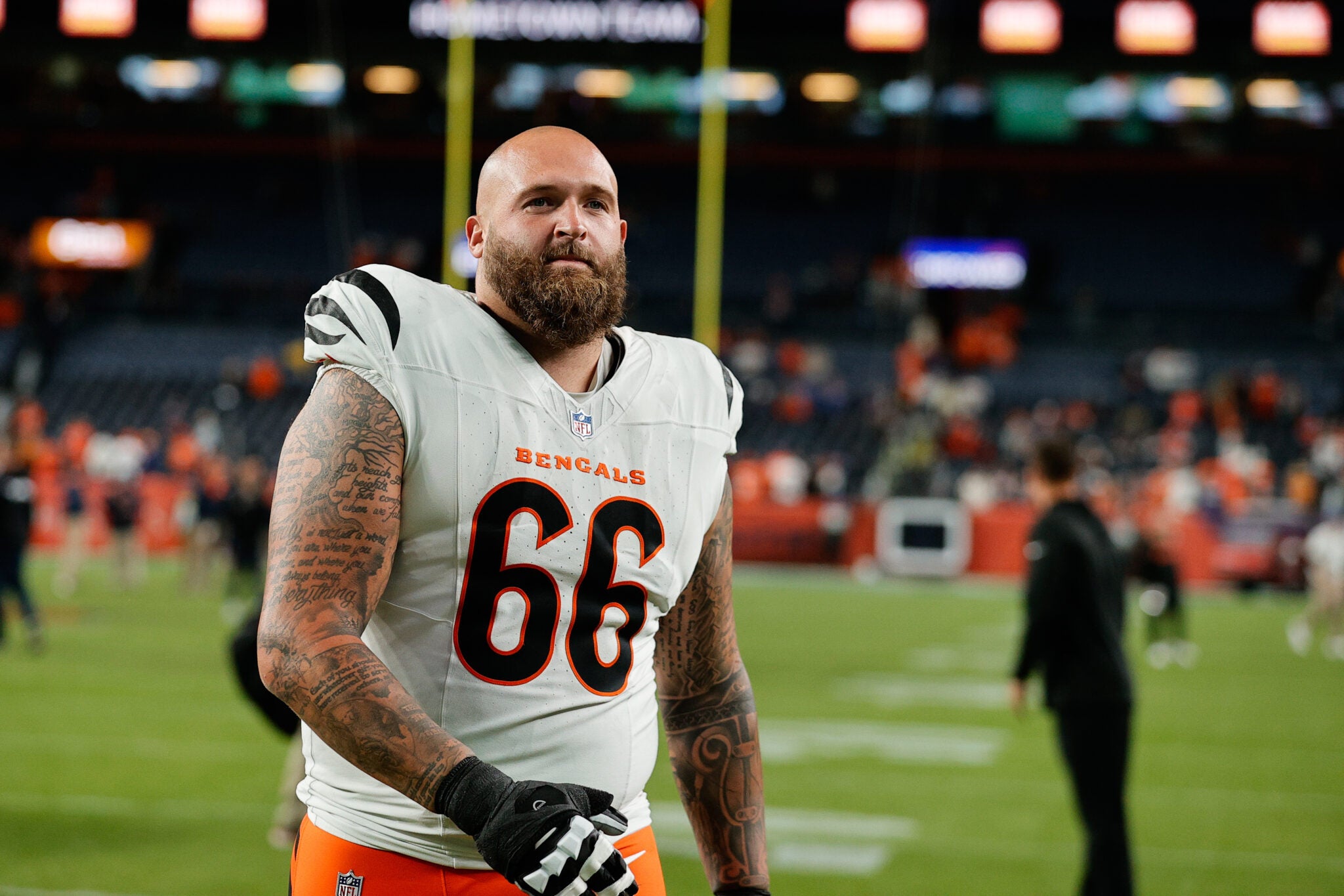 Dalton Risner celebrates staying in Cincinnati in the perfect way after ...