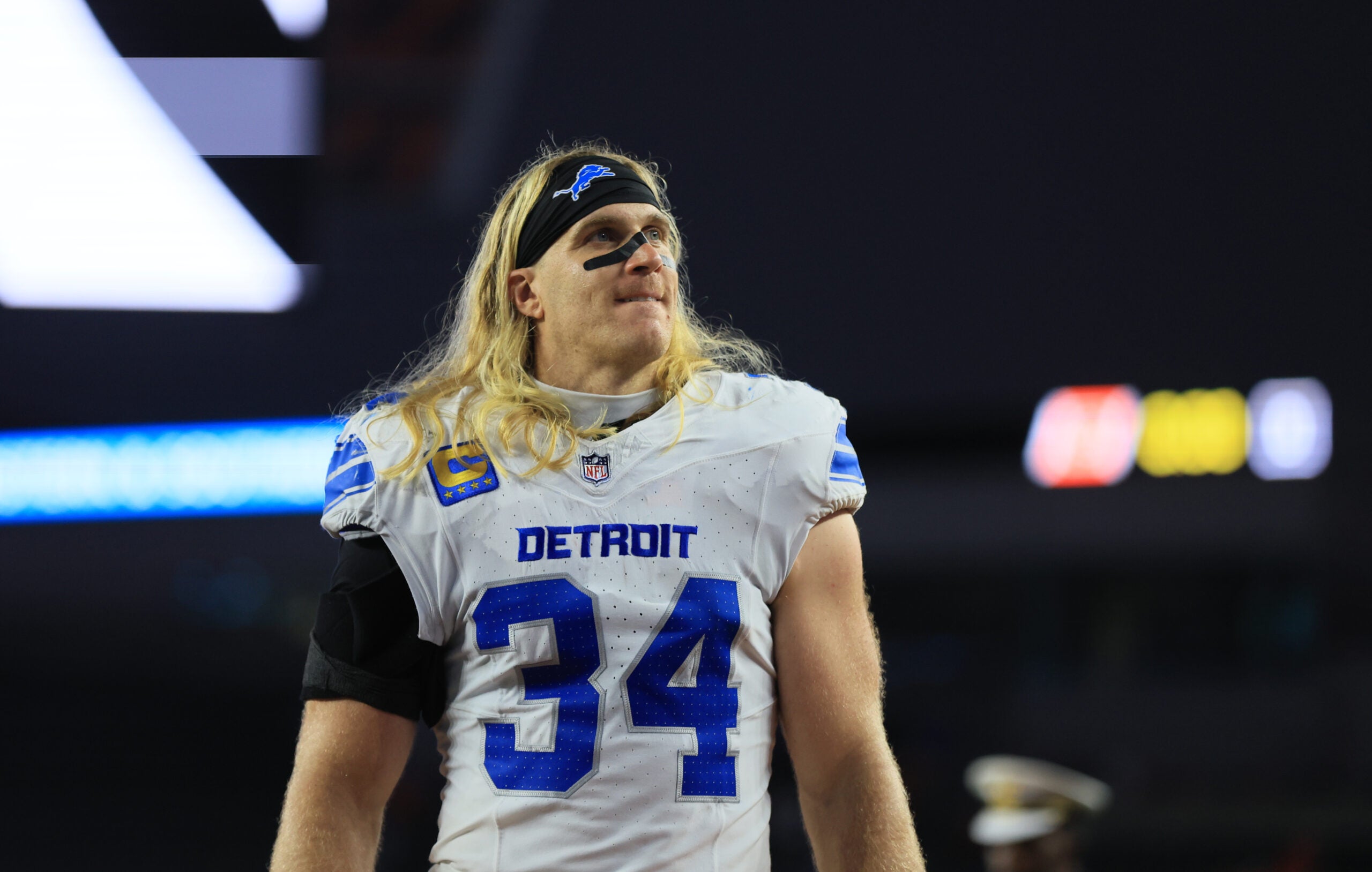 Oct 5, 2025; Cincinnati, Ohio, USA; Detroit Lions middle linebacker Alex Anzalone (34) walks off the field after a win over the Cincinnati Bengals at Paycor Stadium.