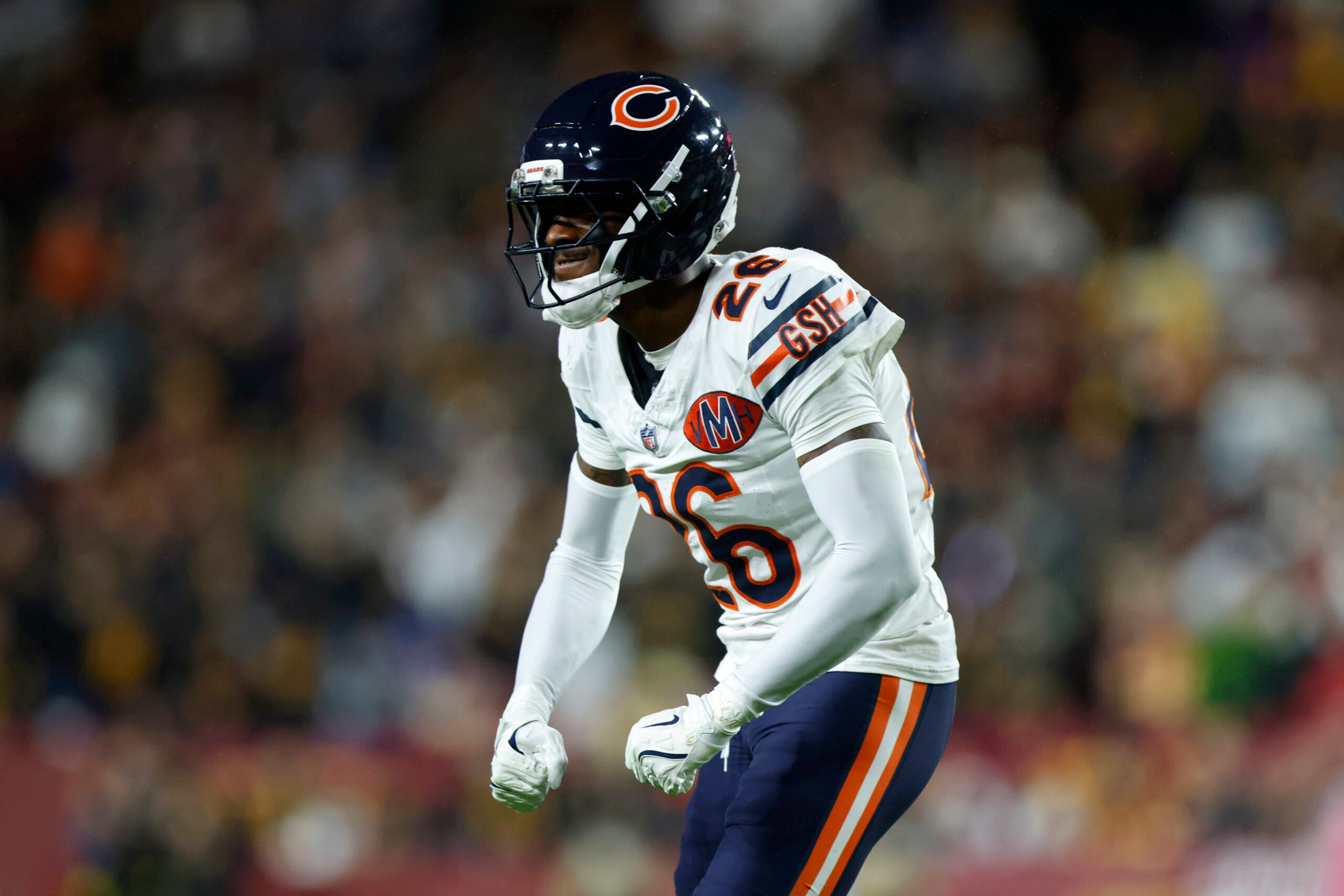 Oct 13, 2025; Landover, Maryland, USA; Chicago Bears cornerback Nahshon Wright (26) reacts after a play against the Washington Commanders during the first quarter at Northwest Stadium.