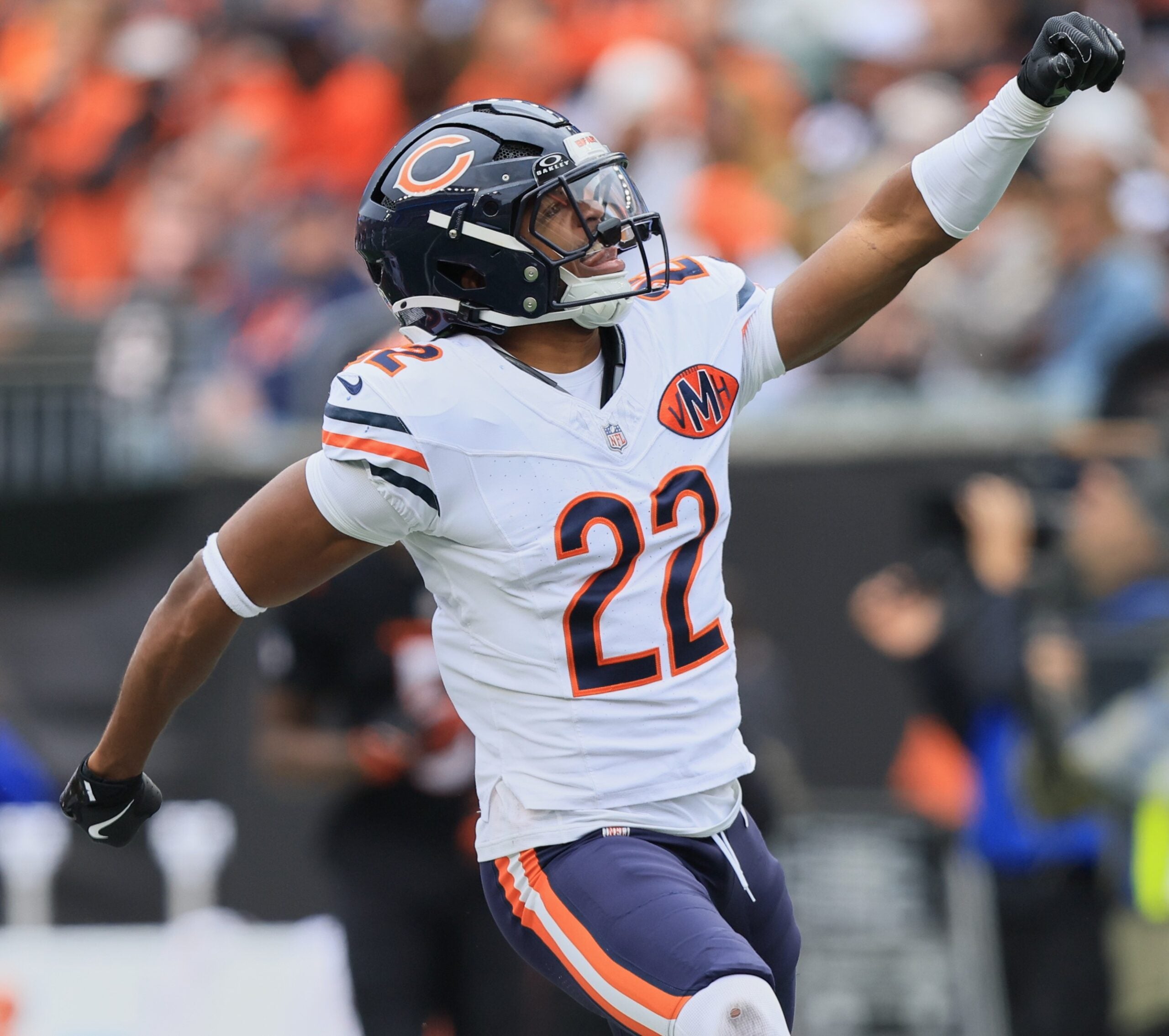 Nov 2, 2025; Cincinnati, Ohio, USA; Chicago Bears safety Elijah Hicks (22) celebrates during the second quarter against the Cincinnati Bengals at Paycor Stadium.