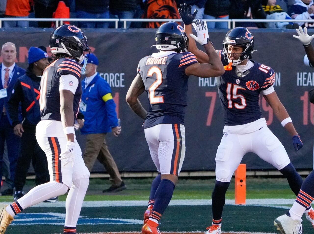 Tiering realistic free agent wide receiver options for the Bears to ...