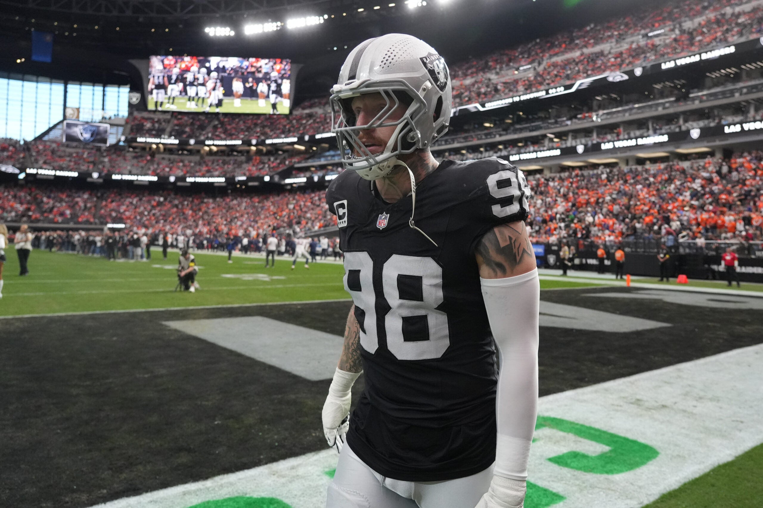 Las Vegas Raiders defensive end Maxx Crosby trade Eagles Ravens