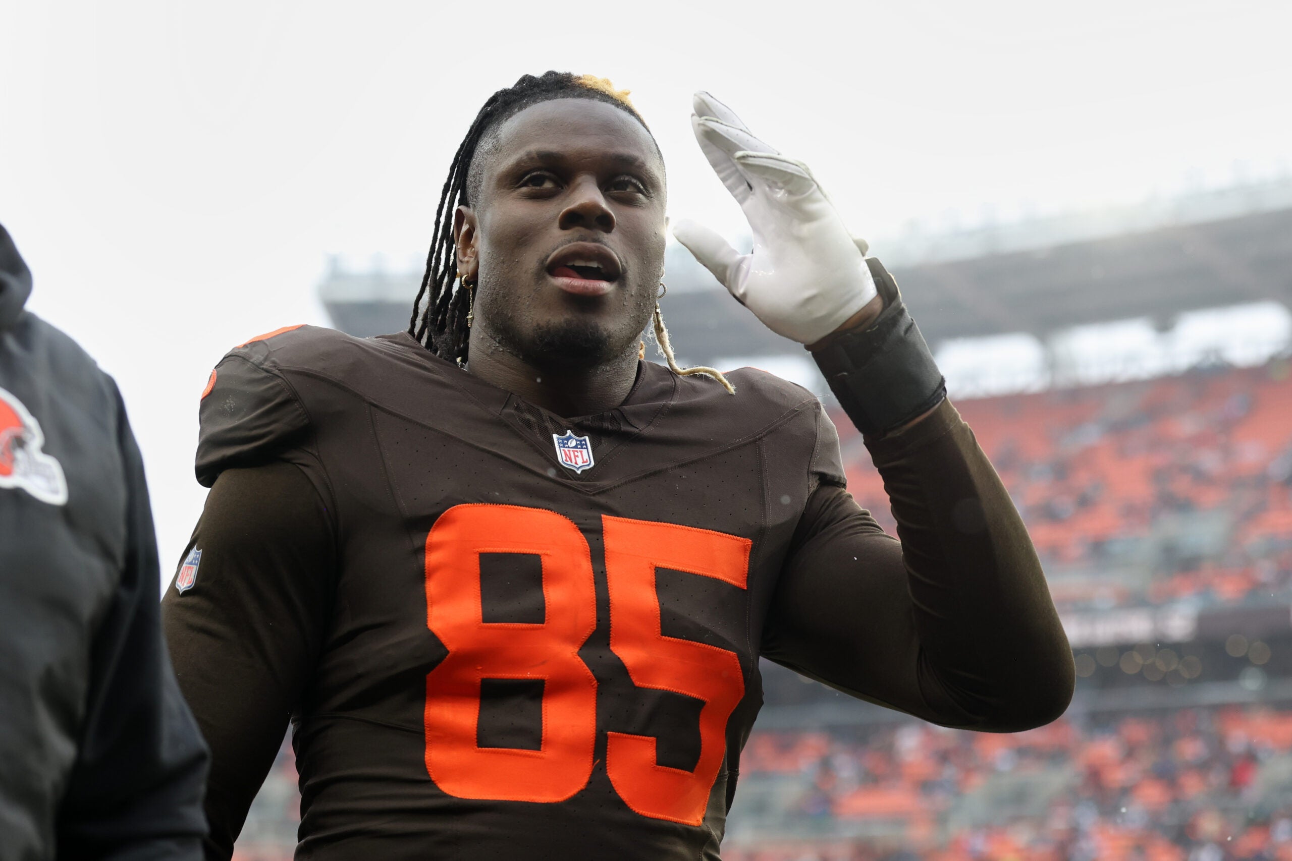Dec 7, 2025; Cleveland, Ohio, USA; Cleveland Browns tight end David Njoku (85) walks off the field after the game against the Tennessee Titans at Huntington Bank Field.