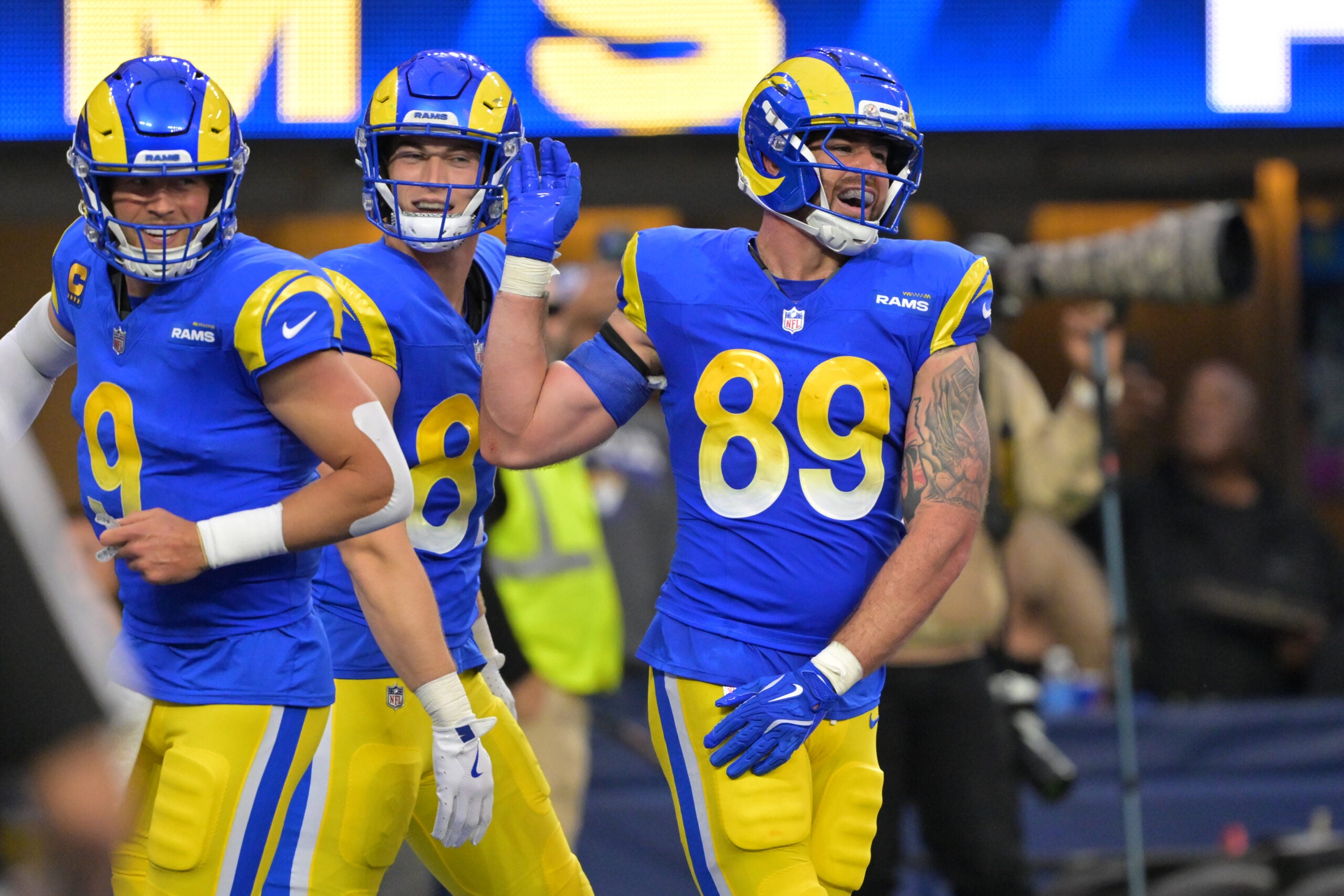 Jan 4, 2026; Inglewood, California, USA; Los Angeles Rams tight end Tyler Higbee (89) scores a touchdown against the Arizona Cardinals during the second half at SoFi Stadium.