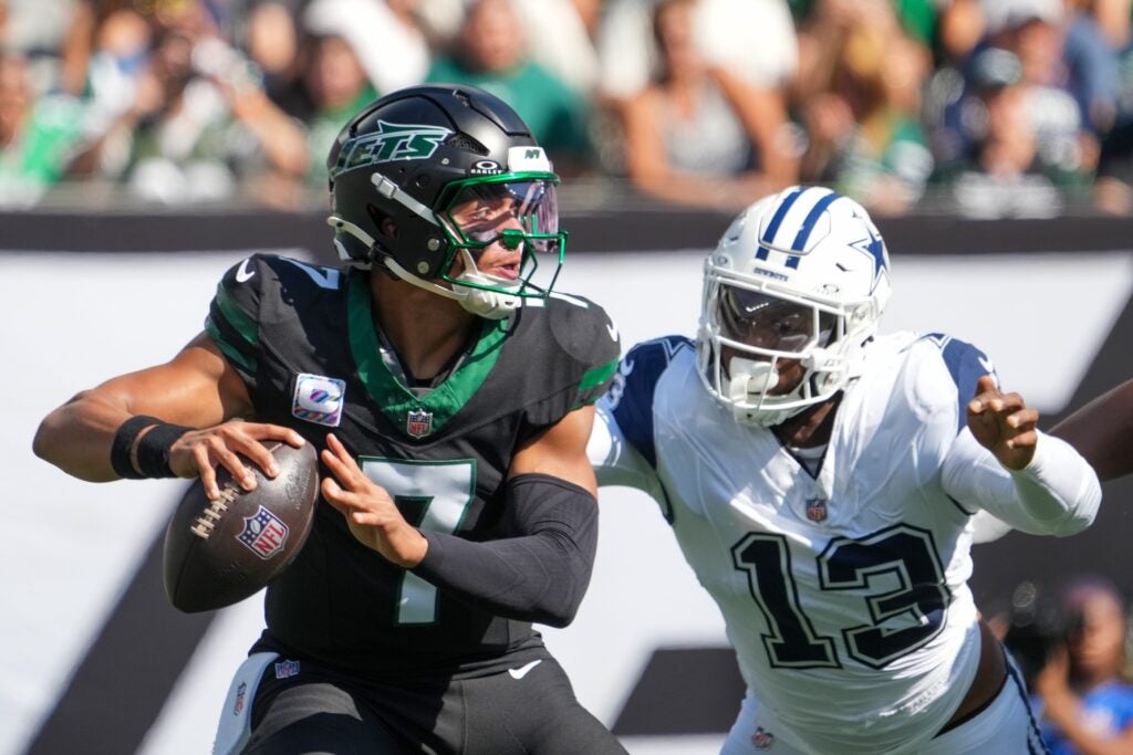 Seahawks brought free agent edge rusher Dante Fowler in for a visit 