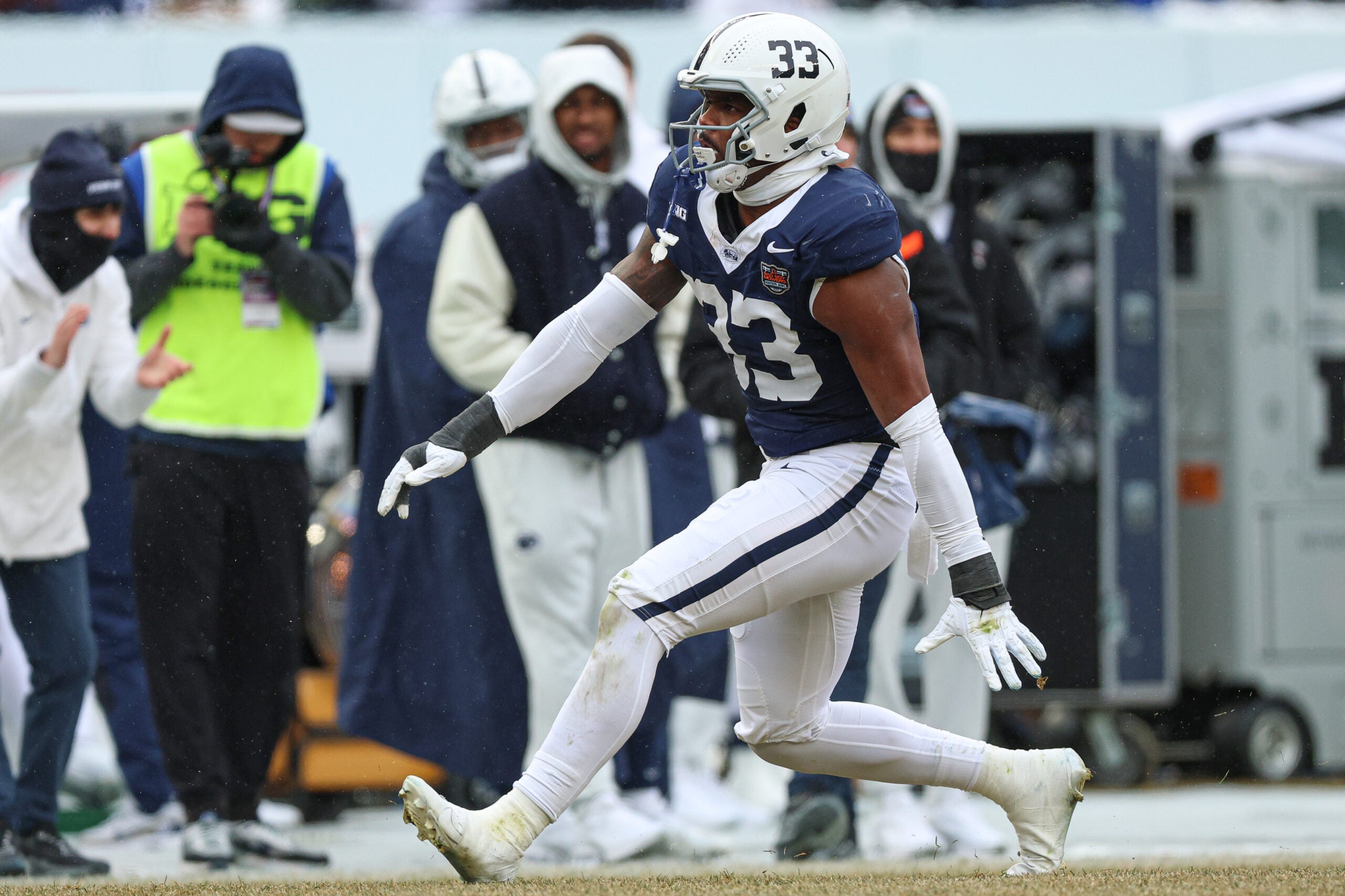Dec 27, 2025; Bronx, NY, USA; Penn State Nittany Lions defensive end Dani Dennis-Sutton (33) celebrates after a sack during the first half of the 2025 Pinstripe Bowl against the Clemson Tigers at Yankee Stadium.