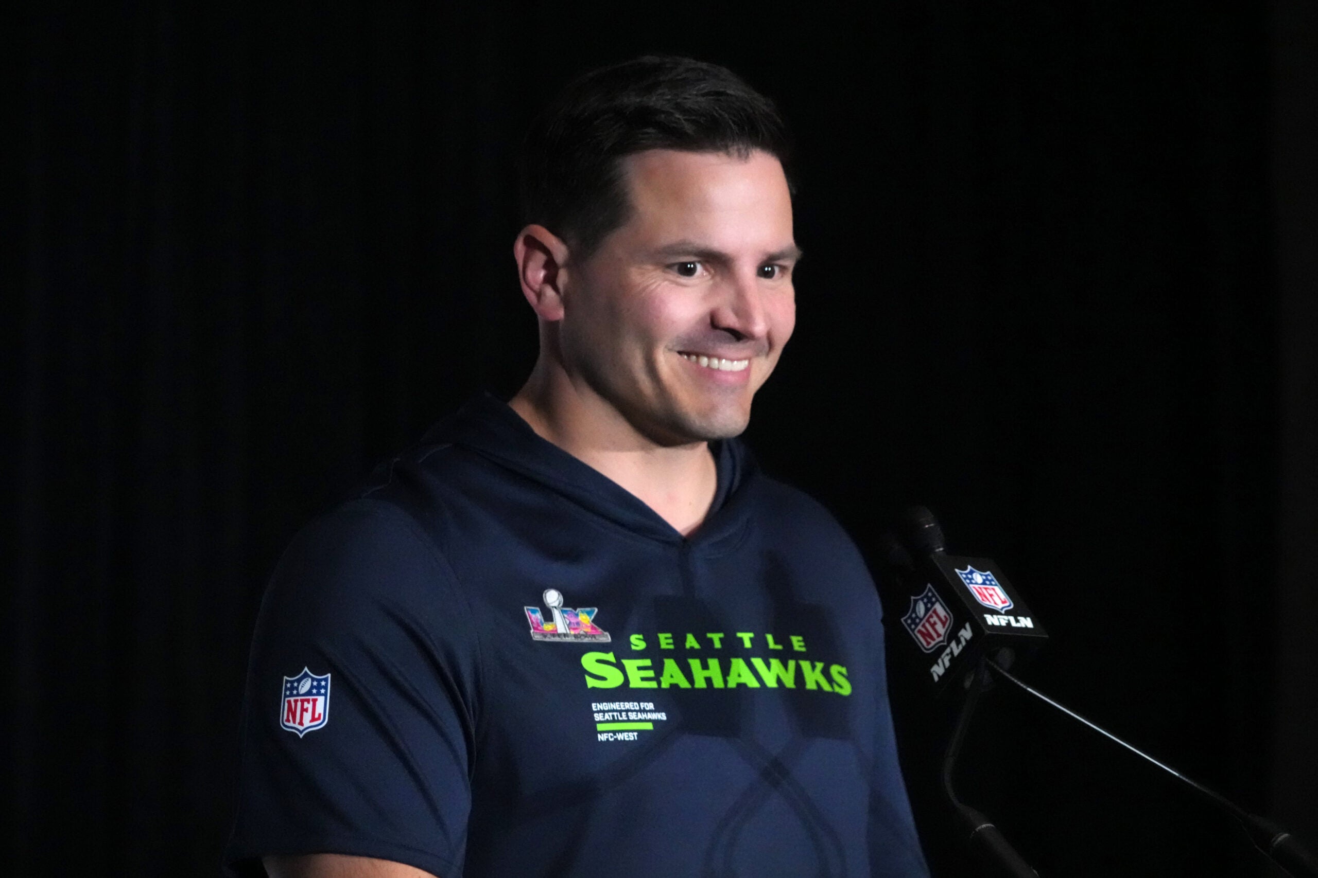 Seahawks brought free agent edge rusher Dante Fowler in for a visit