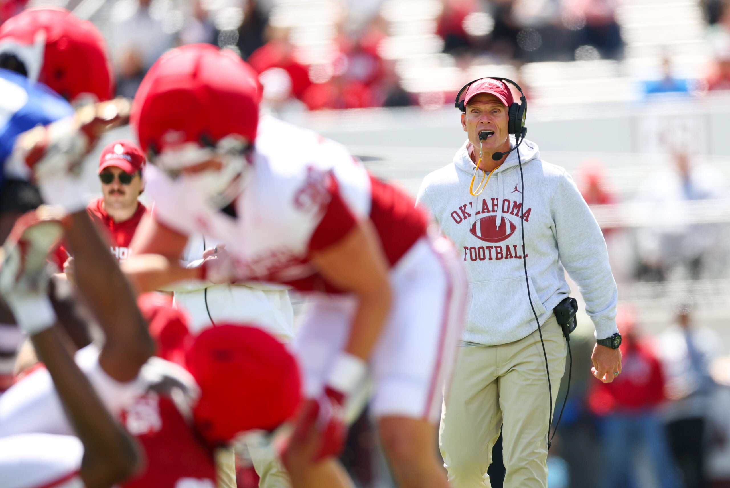 Oklahoma Sooners head coach Brent Venables spring football game