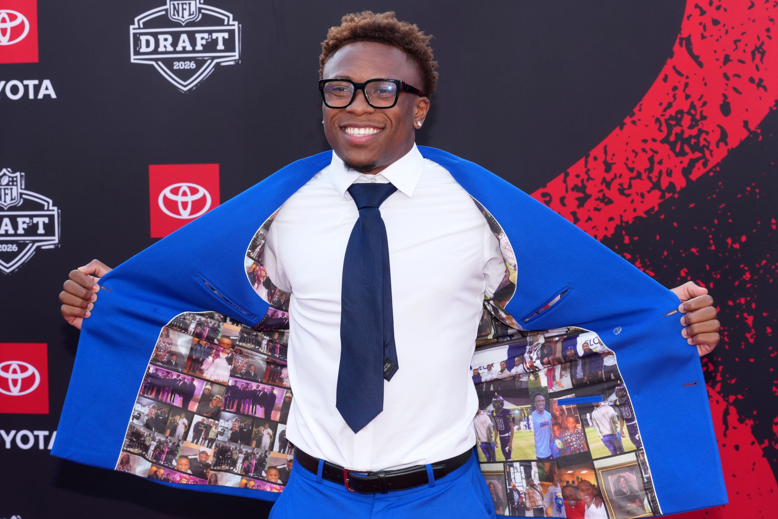 Apr 23, 2026; Pittsburgh, PA, USA; Tennessee Volunteers defensive back Colton Hood poses on the red carpet before the 2026 NFL Draft at Point State Park.