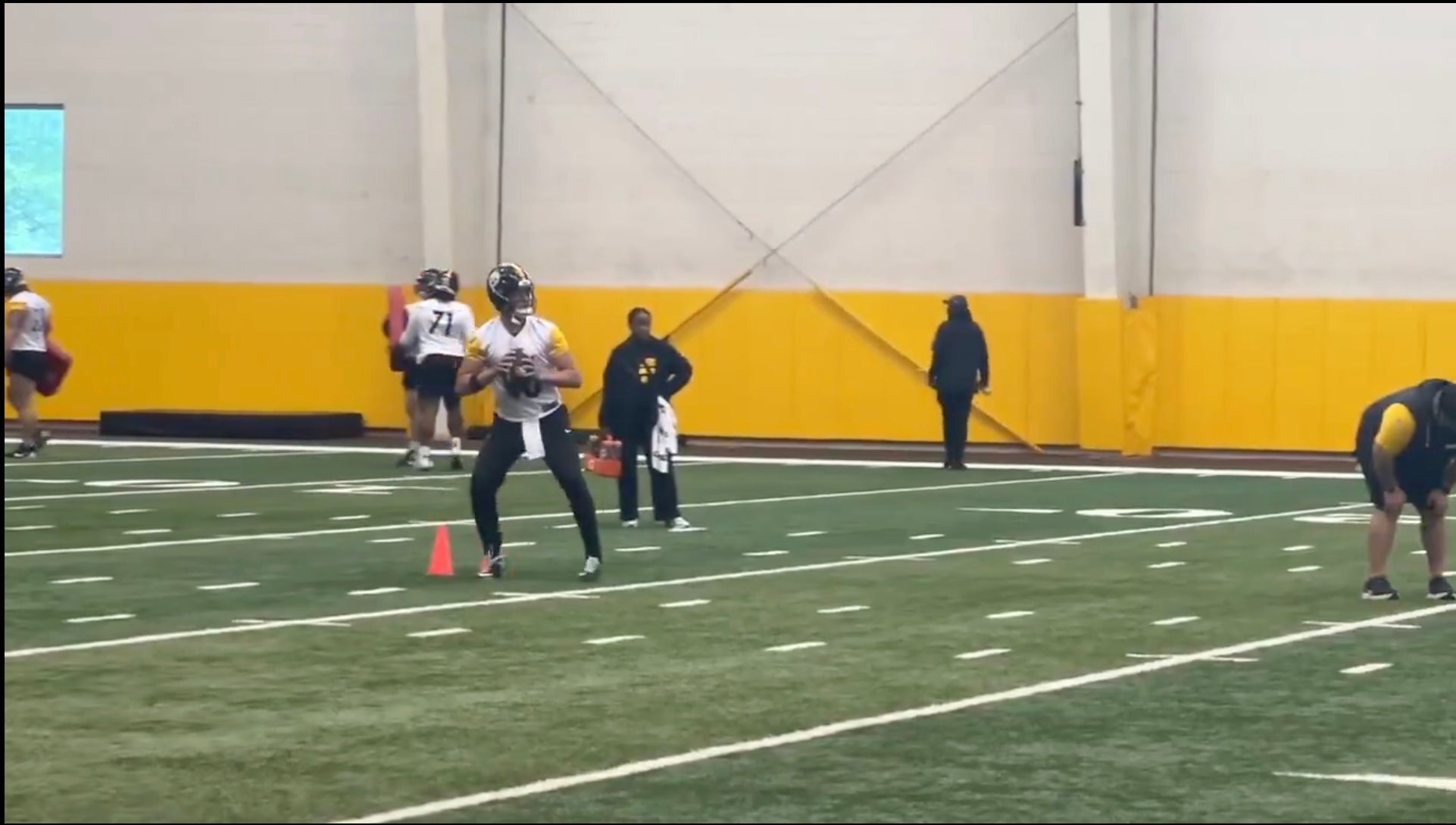 Pittsburgh Steelers rookie quarterback Drew Allar goes through footwork drill during Steelers rookie minicamp, 5/9/2026.