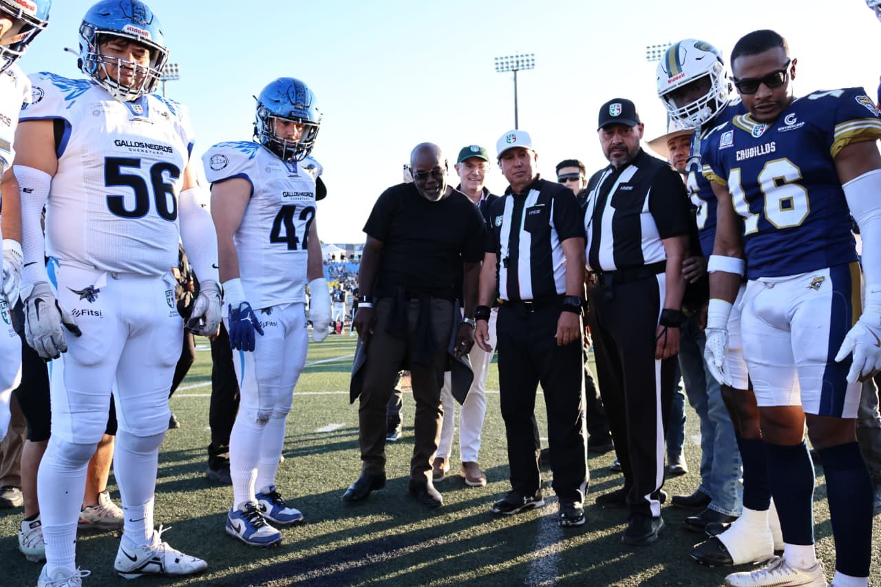 Dallas Cowboys Hall of Famer Emmitt Smith after flipping the coin toss in an LFA game in Chihuahua, Mexico.