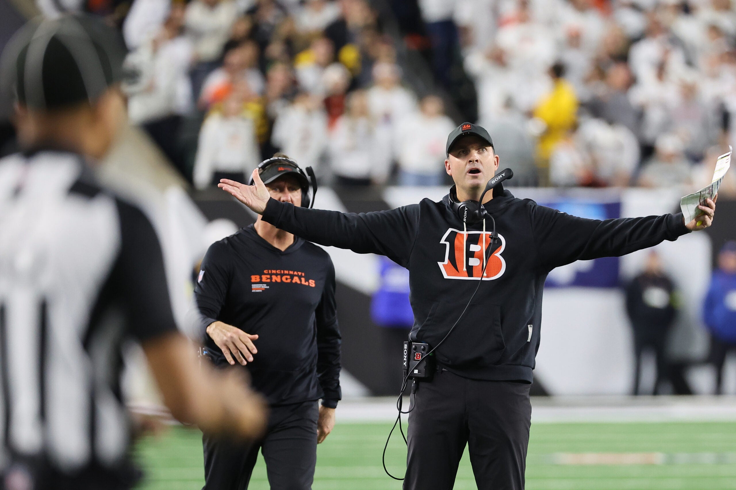 Oct 16, 2025; Cincinnati, Ohio, USA; Cincinnati Bengals head coach Zac Taylor looks at the video scoreboard and reacts against the Pittsburgh Steelers during the fourth quarter at Paycor Stadium.