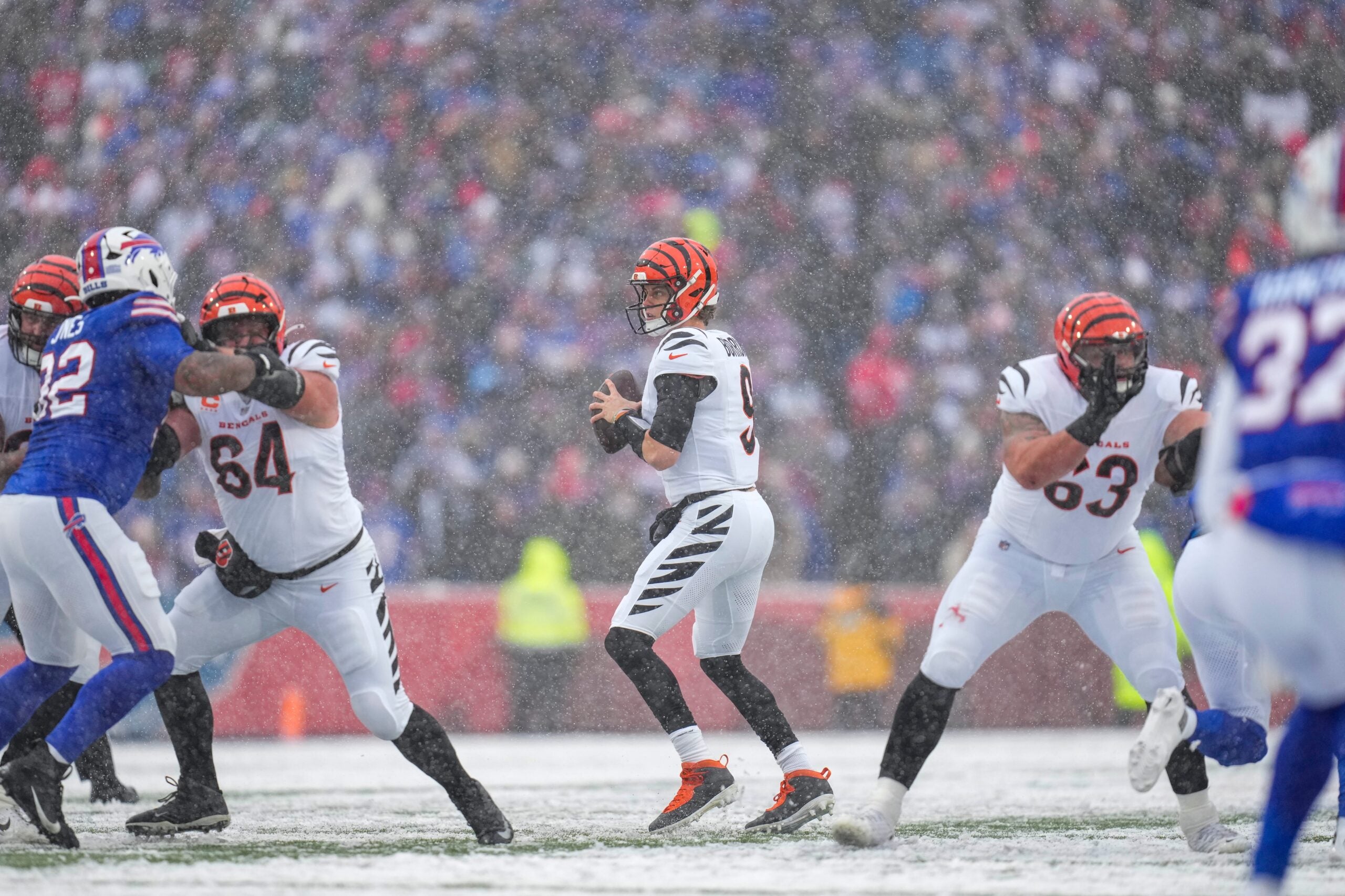 Cincinnati Bengals quarterback Joe Burrow (9) stands in the pocket in the first quarter of the NFL Week 14 game between the Buffalo Bills and the Cincinnati Bengals at Highmark Stadium in Orchard Park, N.Y., on Sunday, Dec. 7, 2025.