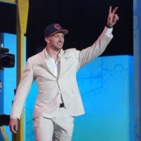 Apr 23, 2026; Pittsburgh, PA, USA; Oregon Ducks defensive back Dillon Thieneman is selected by the Chicago Bears as the number 25 pick during the 2026 NFL Draft at Acrisure Stadium.