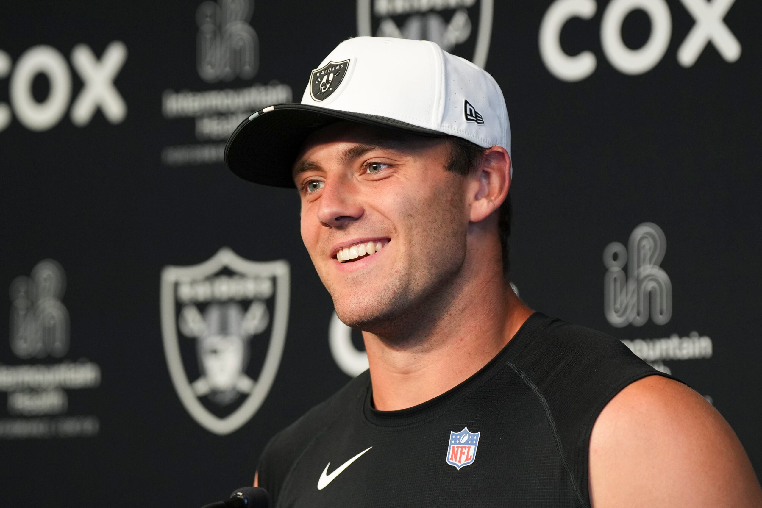 Las Vegas Raiders tight end Brock Bowers health status at OTAs