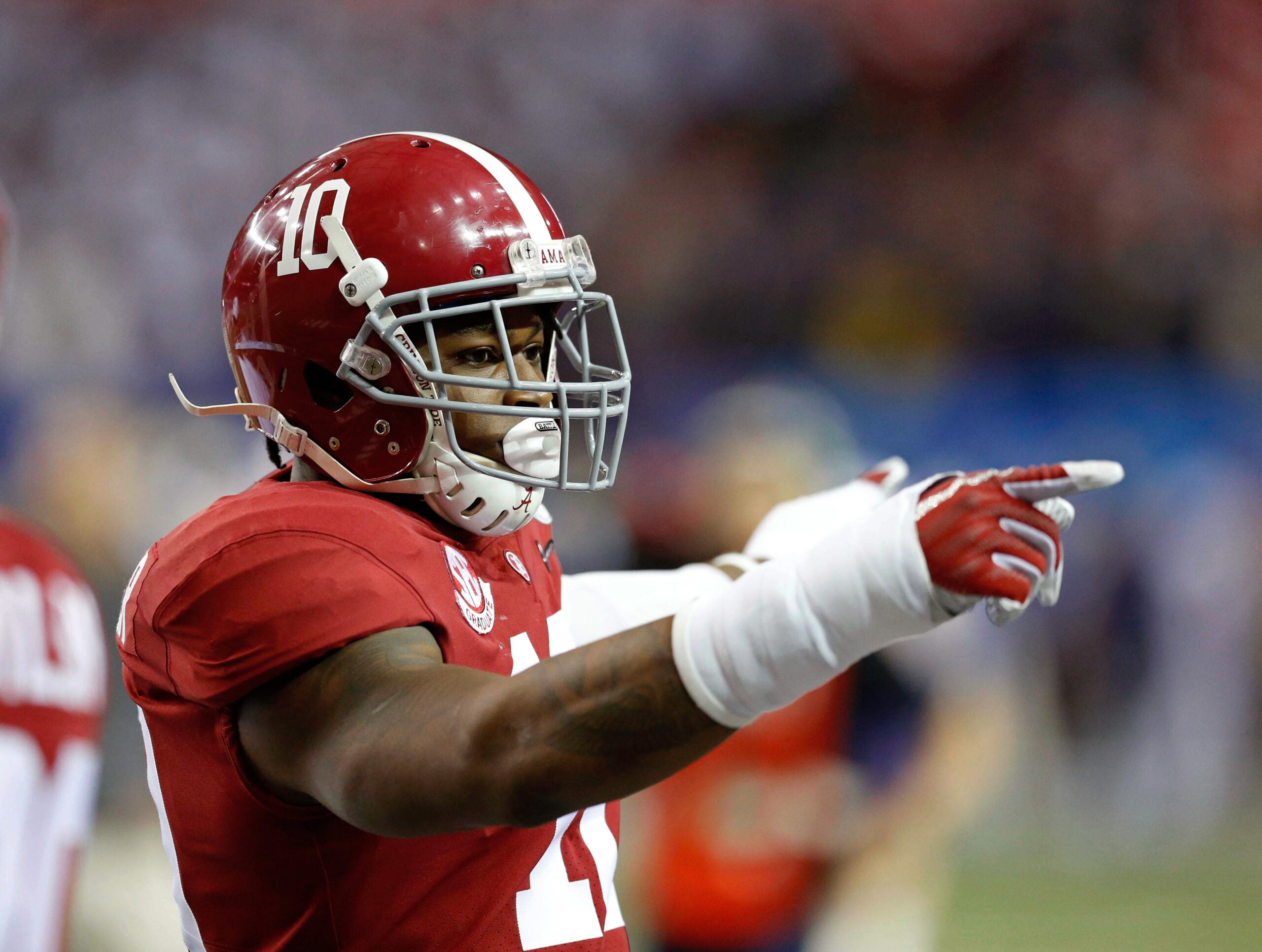 Dec 31, 2016; Atlanta, GA, USA; Alabama Crimson Tide linebacker Reuben Foster (10) during warm-ups before the 2016 CFP Semifinal against the Washington Huskies at the Georgia Dome. Alabama defeated Washington 24-7.