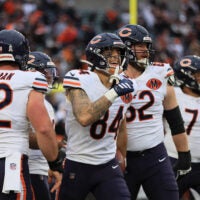 Nov 2, 2025; Cincinnati, Ohio, USA; Chicago Bears tight end Colston Loveland (84) celebrates with guard Joe Thuney (62), center Drew Dalman (52) and guard Jonah Jackson (73) after scoring a touchdown against the Cincinnati Bengals during the fourth quarter at Paycor Stadium.