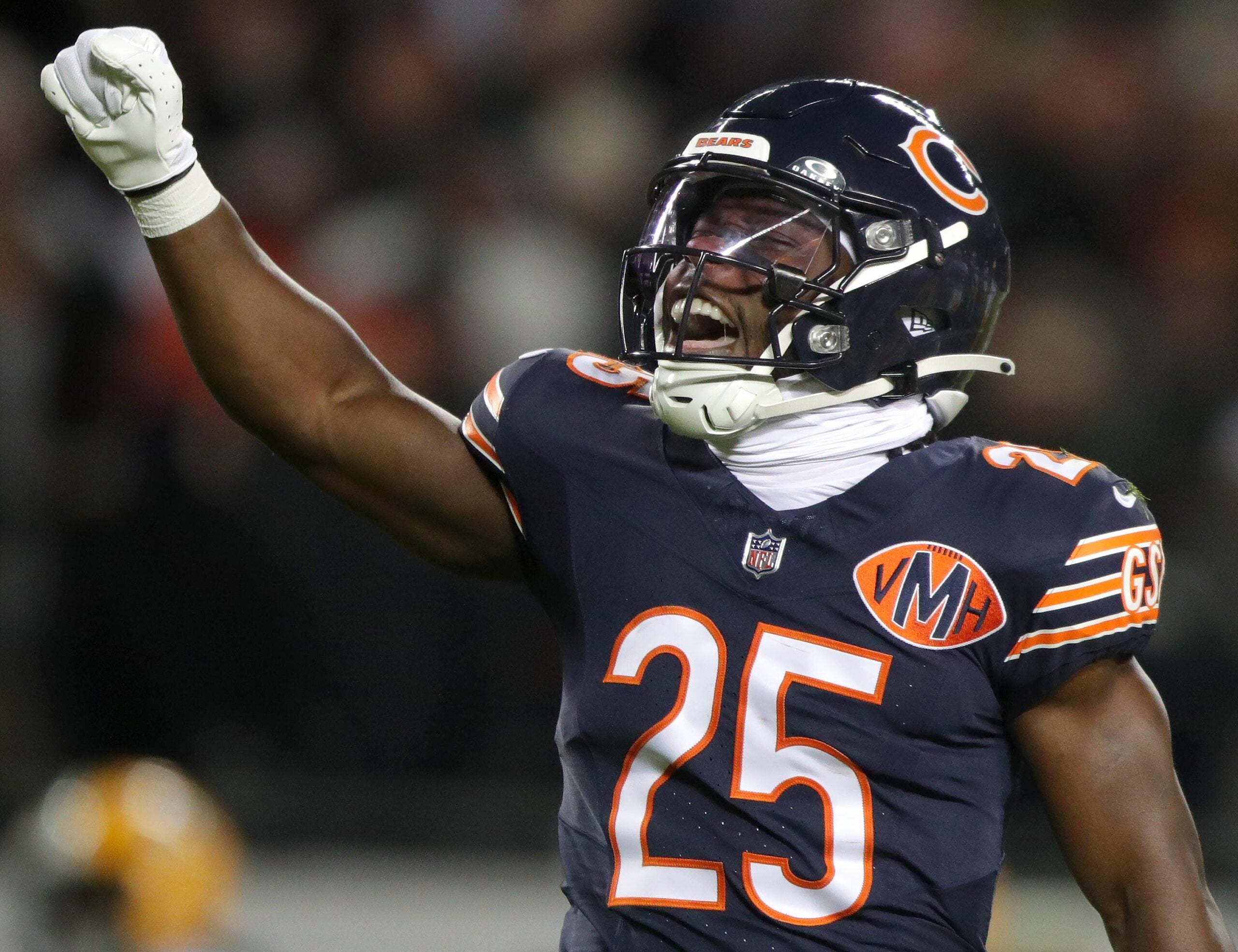 Chicago Bears running back Kyle Monangai (25) against the Green Bay Packers during their wild-card playoff football game Saturday, January 10, 2026, at Soldier Field in Chicago, Illinois. The Bears defeated the Packers 31-27. Wm.
