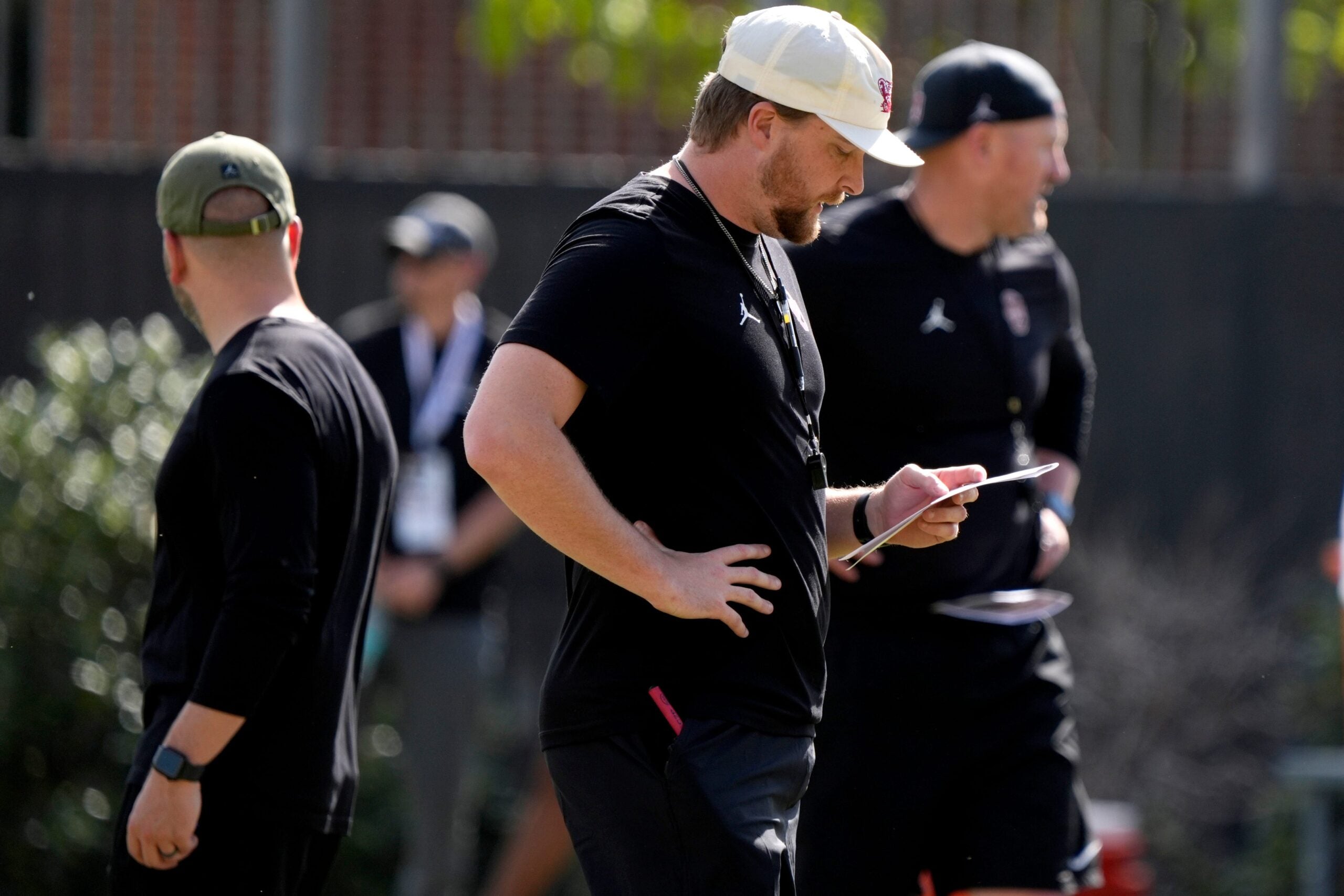 Oklahoma Sooners offensive coordinator Ben Arbuckle Tra'Von Hall decommits flips to Ole Miss