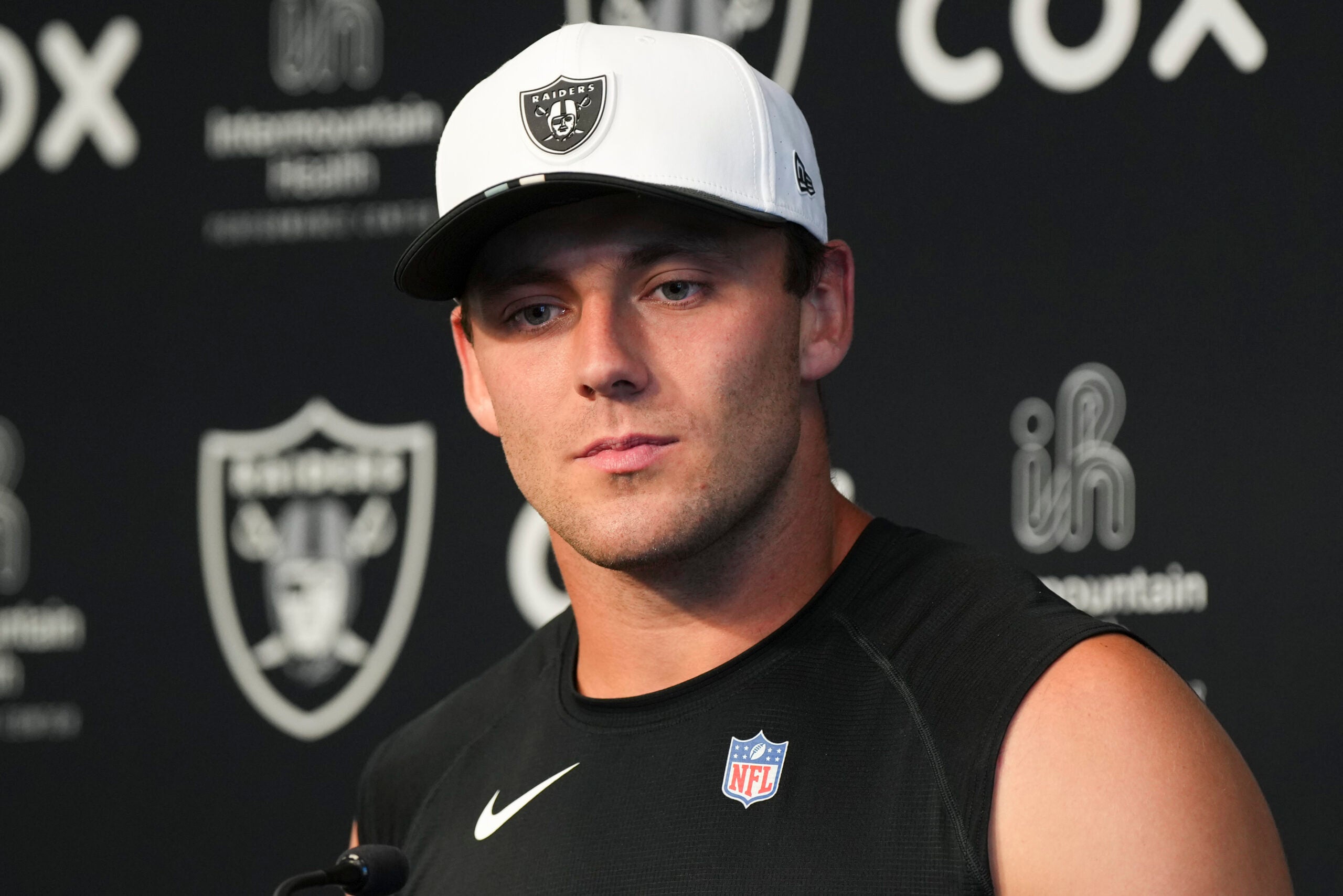 Las Vegas Raiders tight end Brock Bowers