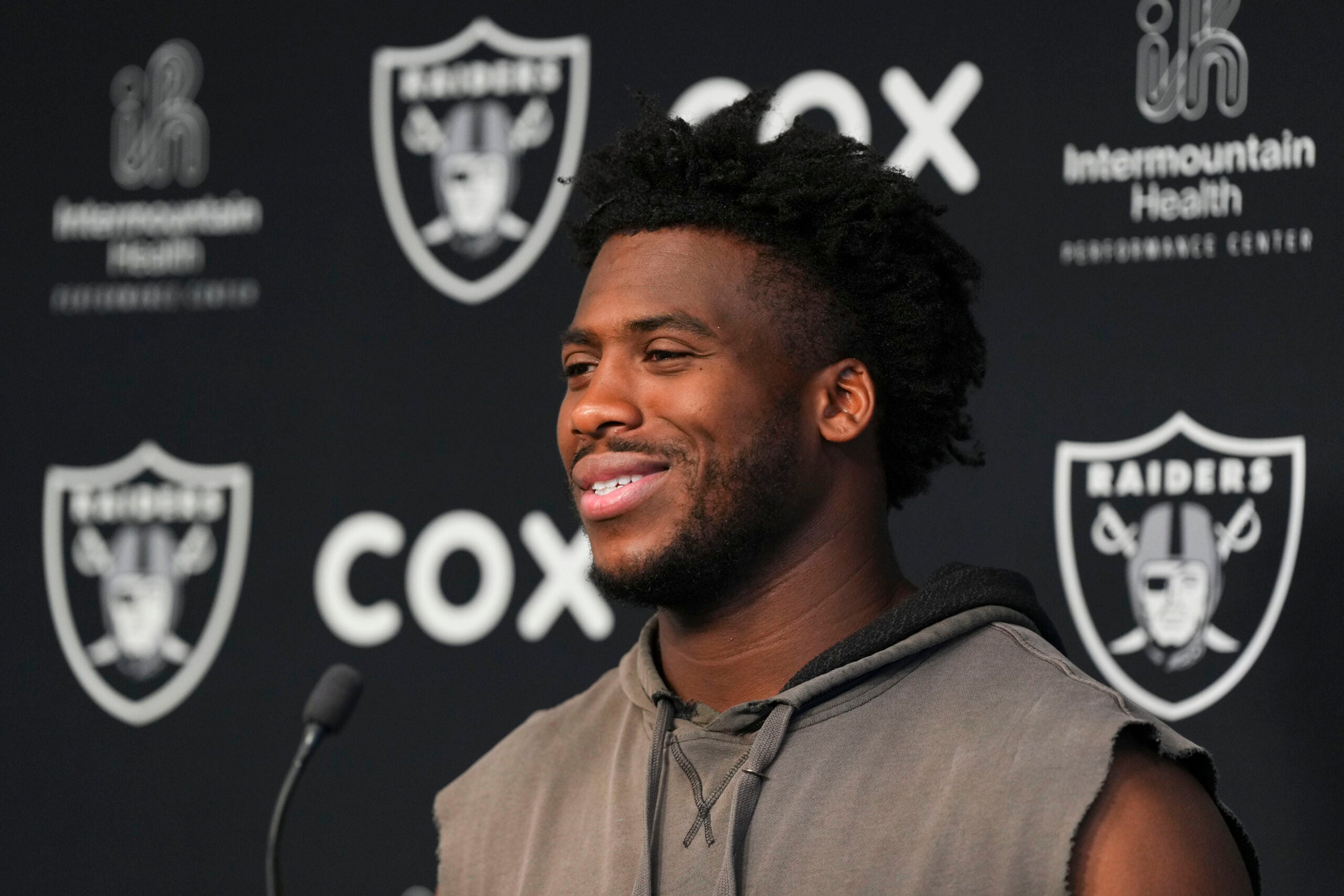 Las Vegas Raiders defensive end Malcolm Koonce OTAs