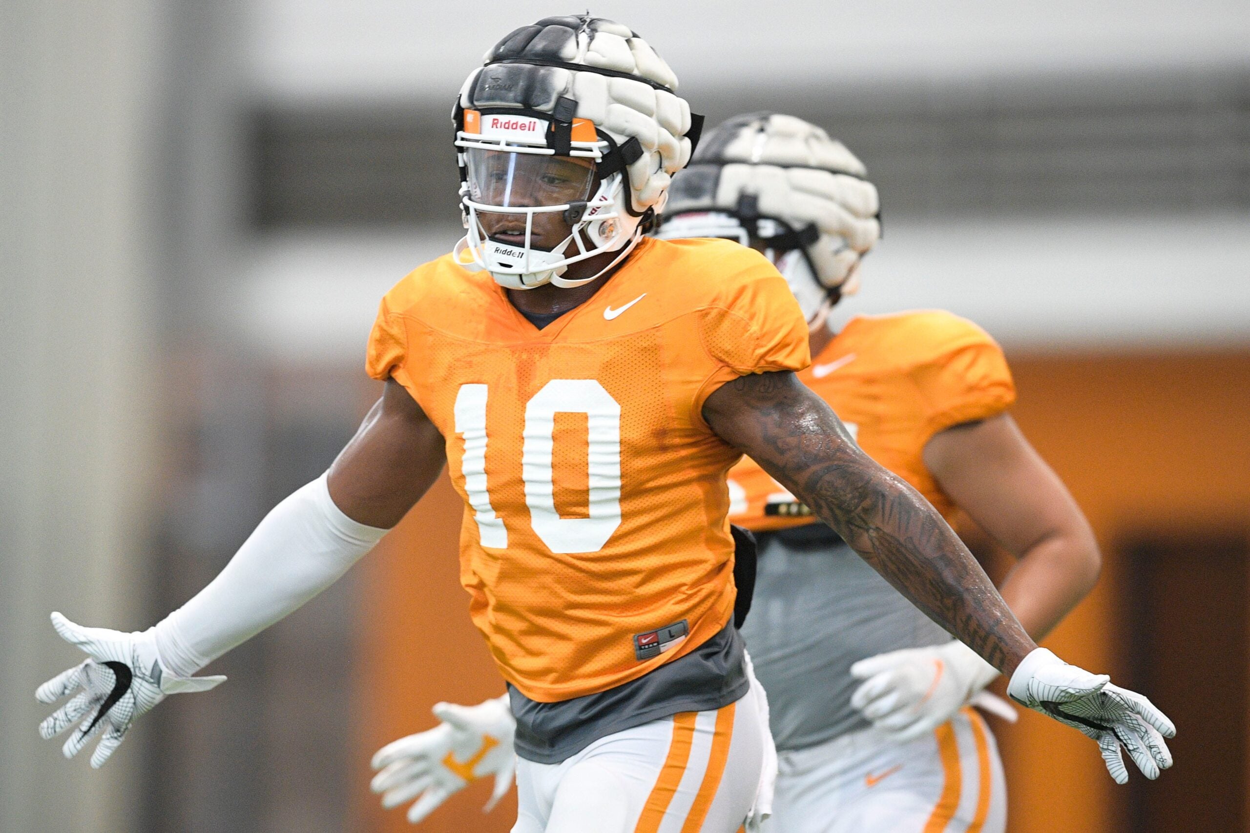 Tennessee linebacker Juwan Mitchell (10) during Tennessee Vols football practice at Haslam Field in Knoxville, Tenn. on Tuesday, Aug. 16, 2022.