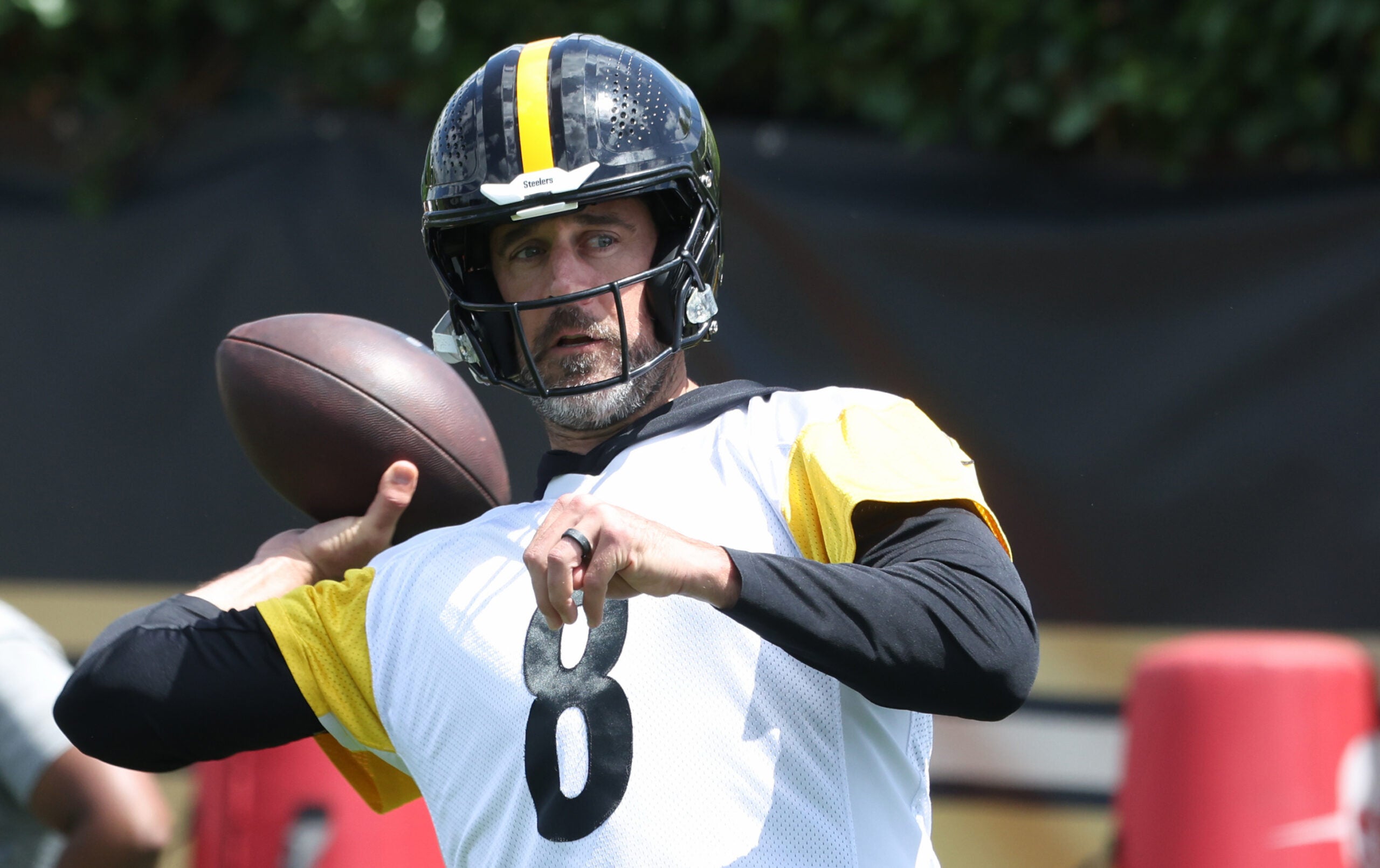 May 28, 2026; Pittsburgh, PA, USA; Pittsburgh Steelers quarterback Aaron Rodgers (8) participates in OTA drills at the UPMC Rooney Sports Complex.