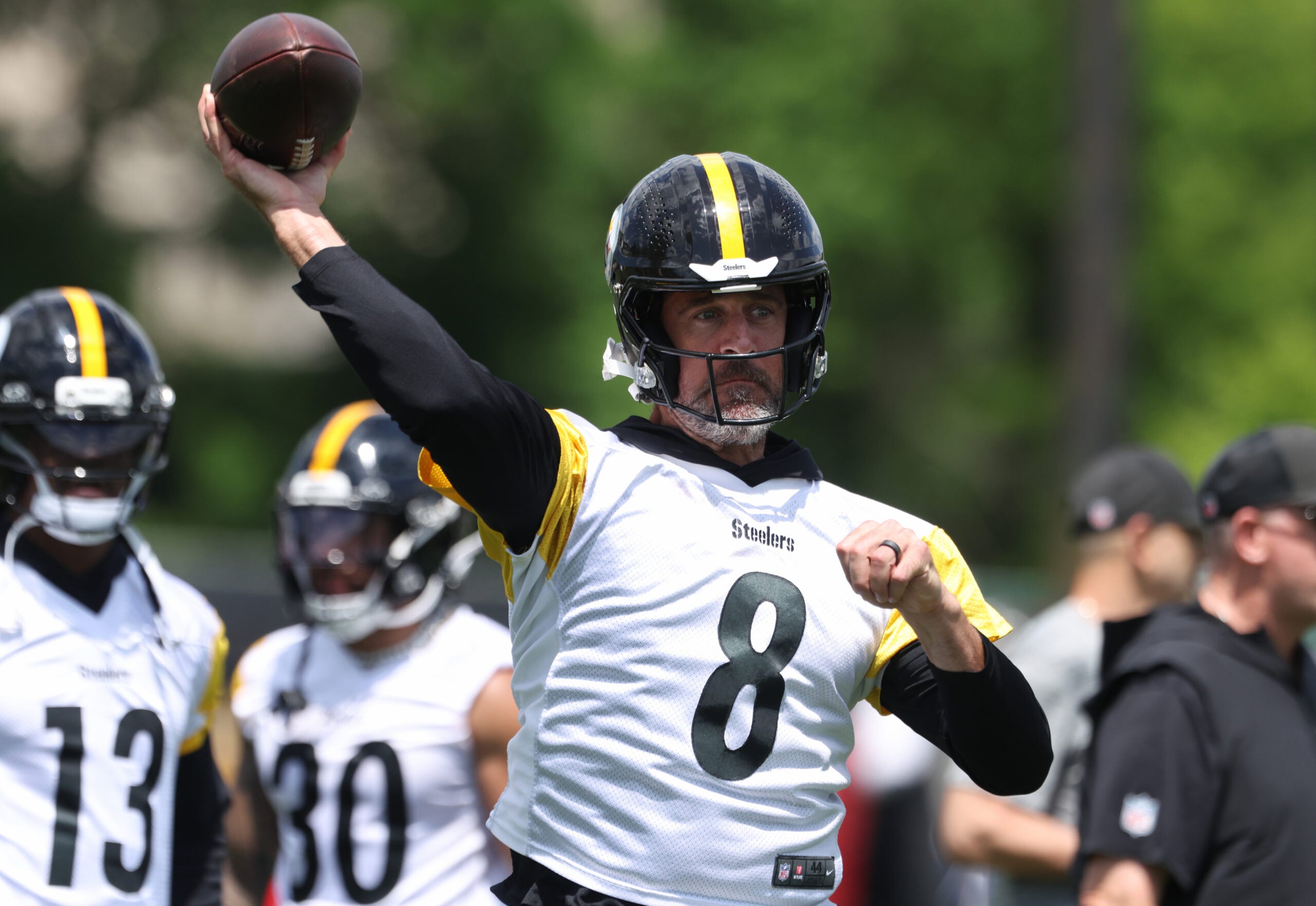 May 28, 2026; Pittsburgh, PA, USA; Pittsburgh Steelers quarterback Aaron Rodgers (8) participates in OTA drills at the UPMC Rooney Sports Complex.