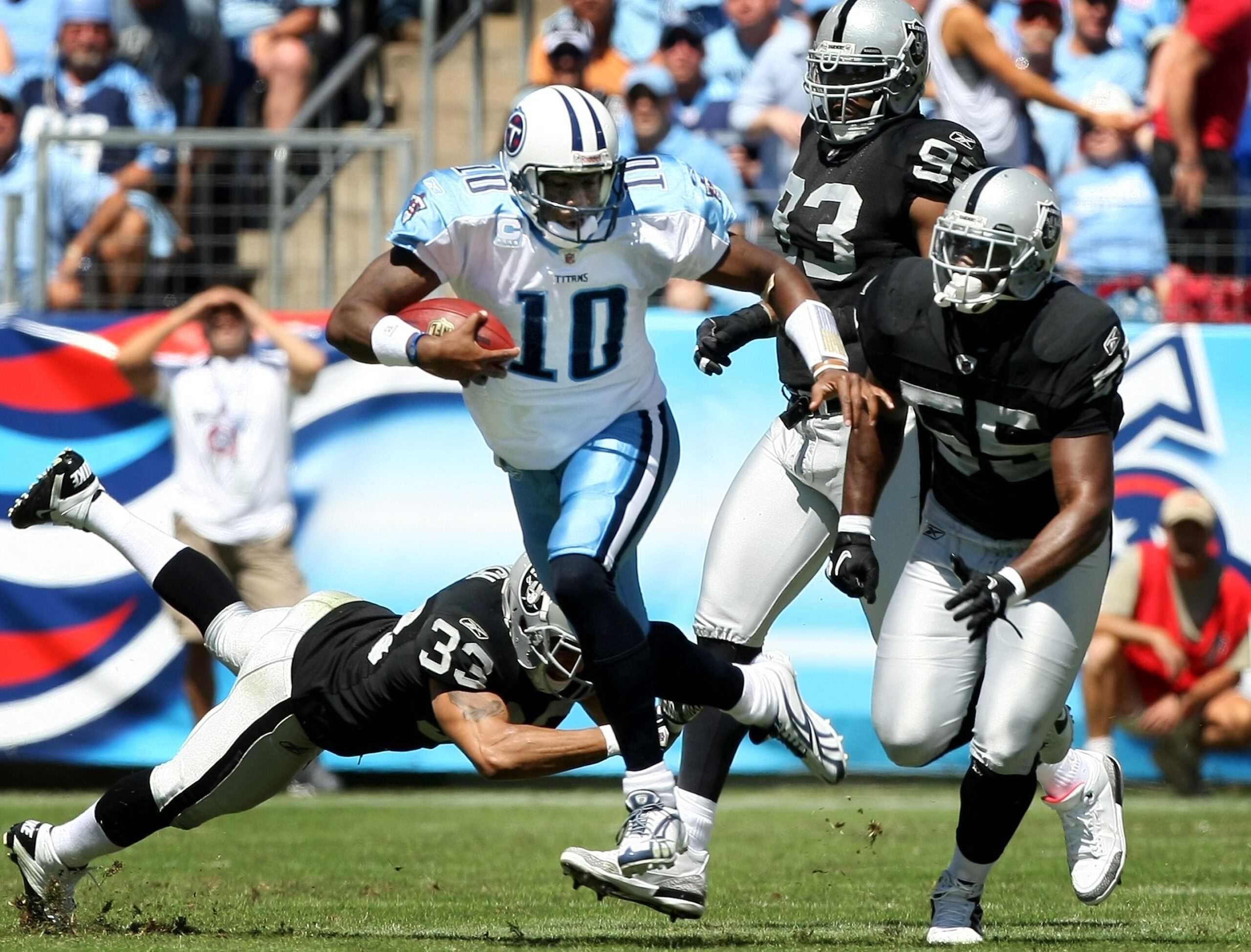 Defensive tackle Tommy Kelly, Oakland Raiders