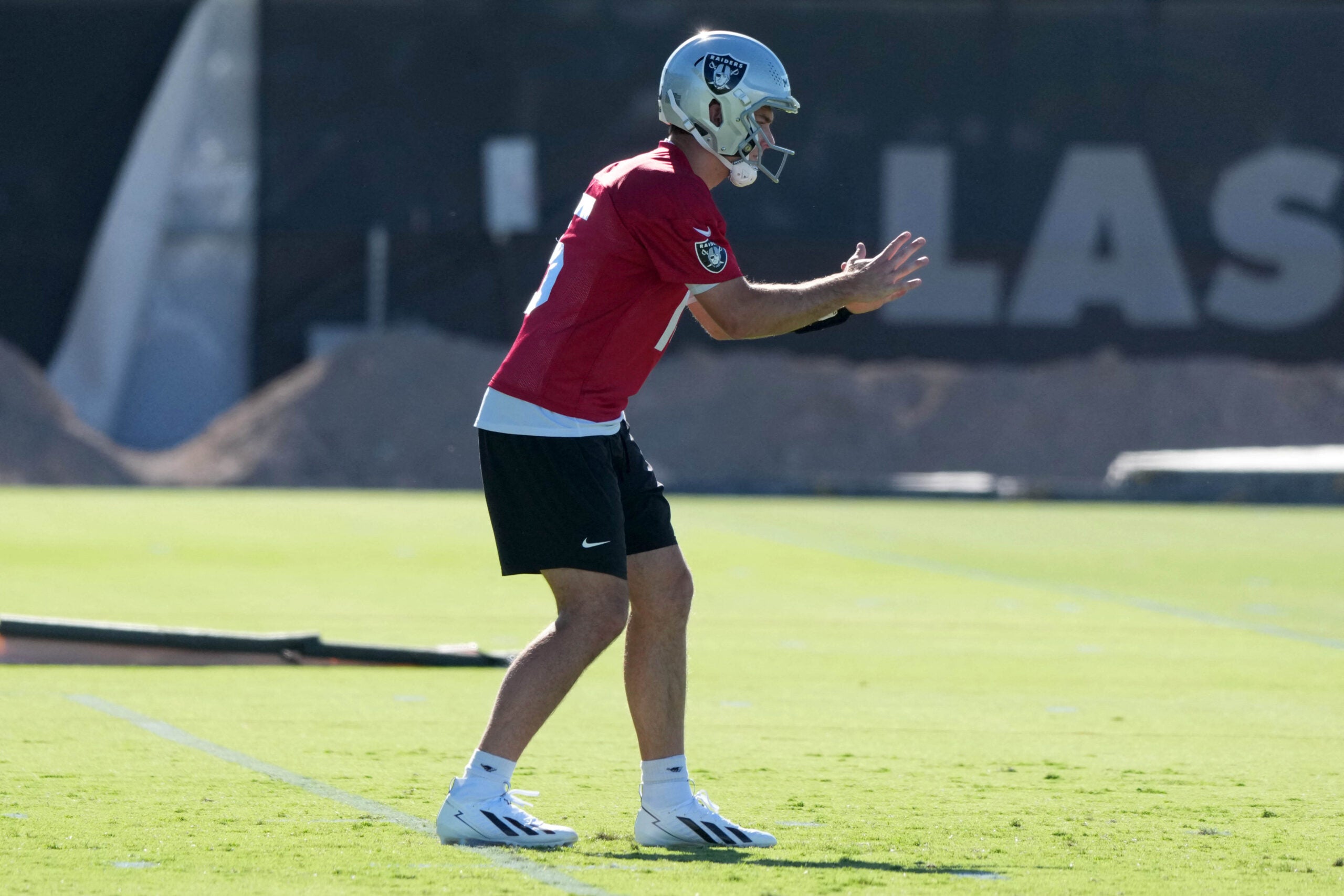 Las Vegas Raiders quarterback Fernando Mendoza