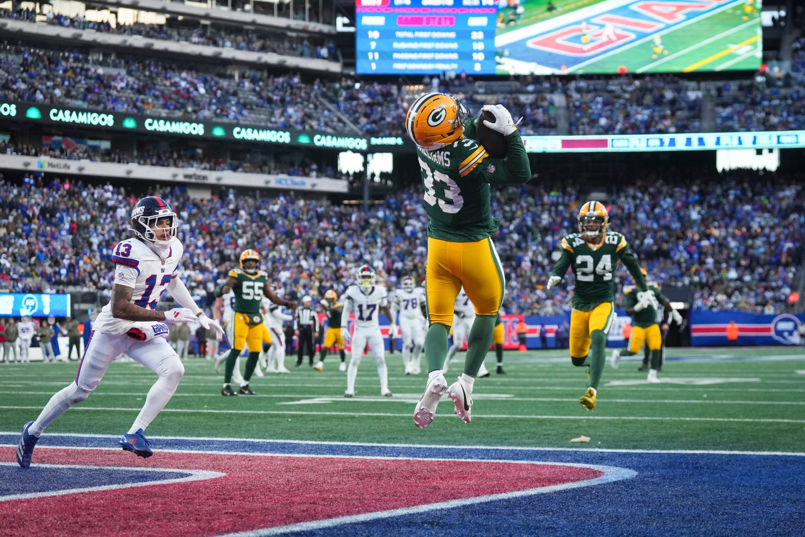 Green Bay Packers safety Evan Williams (33) catches an interception during a game against the New York Giants at MetLife Stadium, Nov 16, 2025, East Rutherford, NJ, USA.