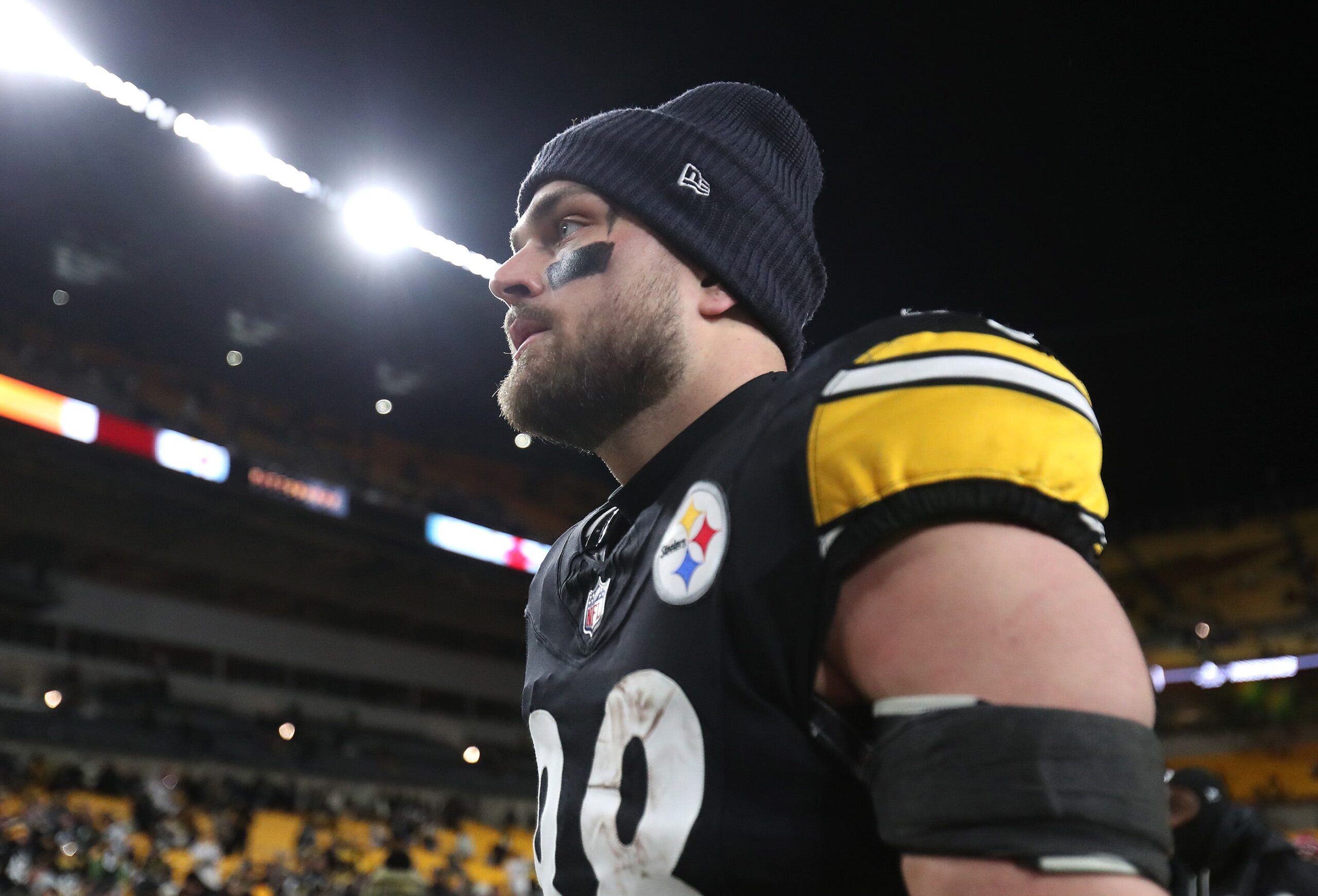 Pittsburgh Steelers tight end Pat Freiermuth (88) looks on while walking off the field after falling 30-6 to the Houston Texans during the NFL Wild Card game at Acrisure Stadium in Pittsburgh, PA on January 12, 2026.