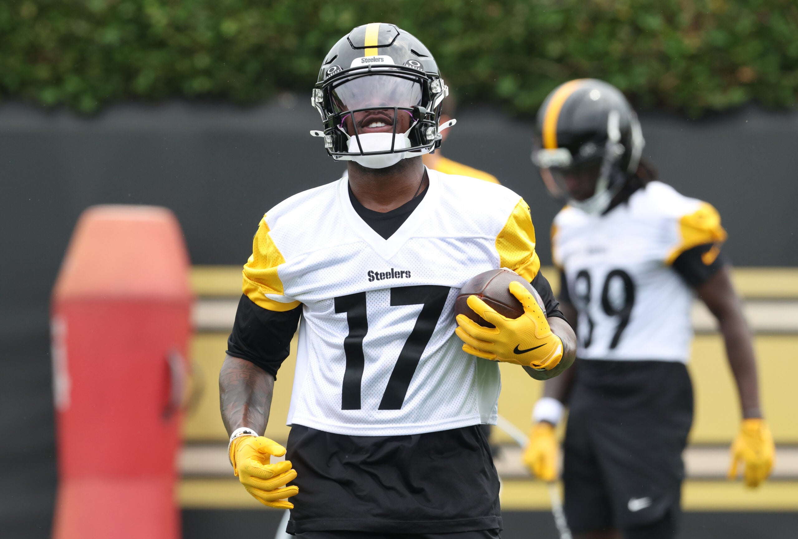 Jun 9, 2026; Pittsburgh, PA, USA; Pittsburgh Steelers wide receiver Germie Bernard (17) participates in drills during Minicamp at UPMC Rooney Sports Complex.
