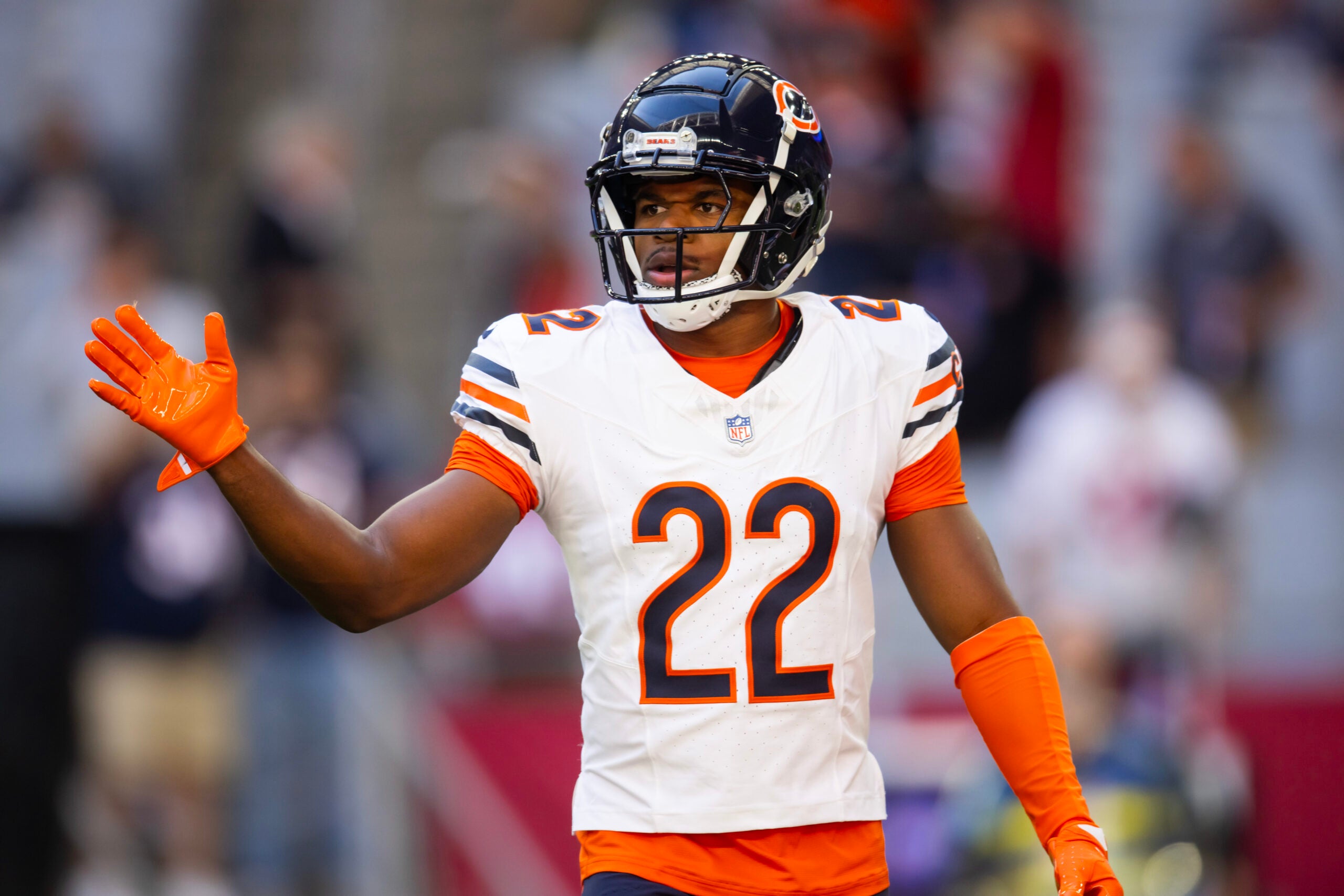 Nov 3, 2024; Glendale, Arizona, USA; Chicago Bears safety Elijah Hicks (22) against the Arizona Cardinals at State Farm Stadium.