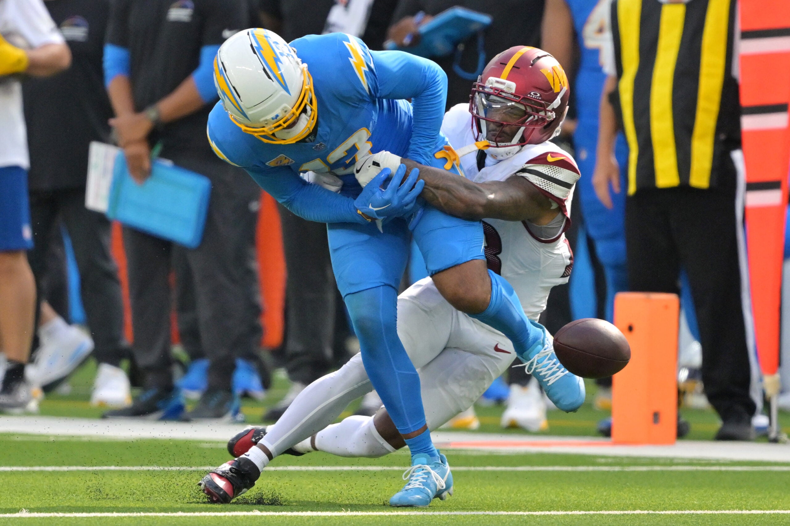 2025-10-05T224835Z_727732160_MT1USATODAY27256158_RTRMADP_3_NFL-WASHINGTON-COMMANDERS-AT-LOS-ANGELES-CHARGERS-scaled.jpg