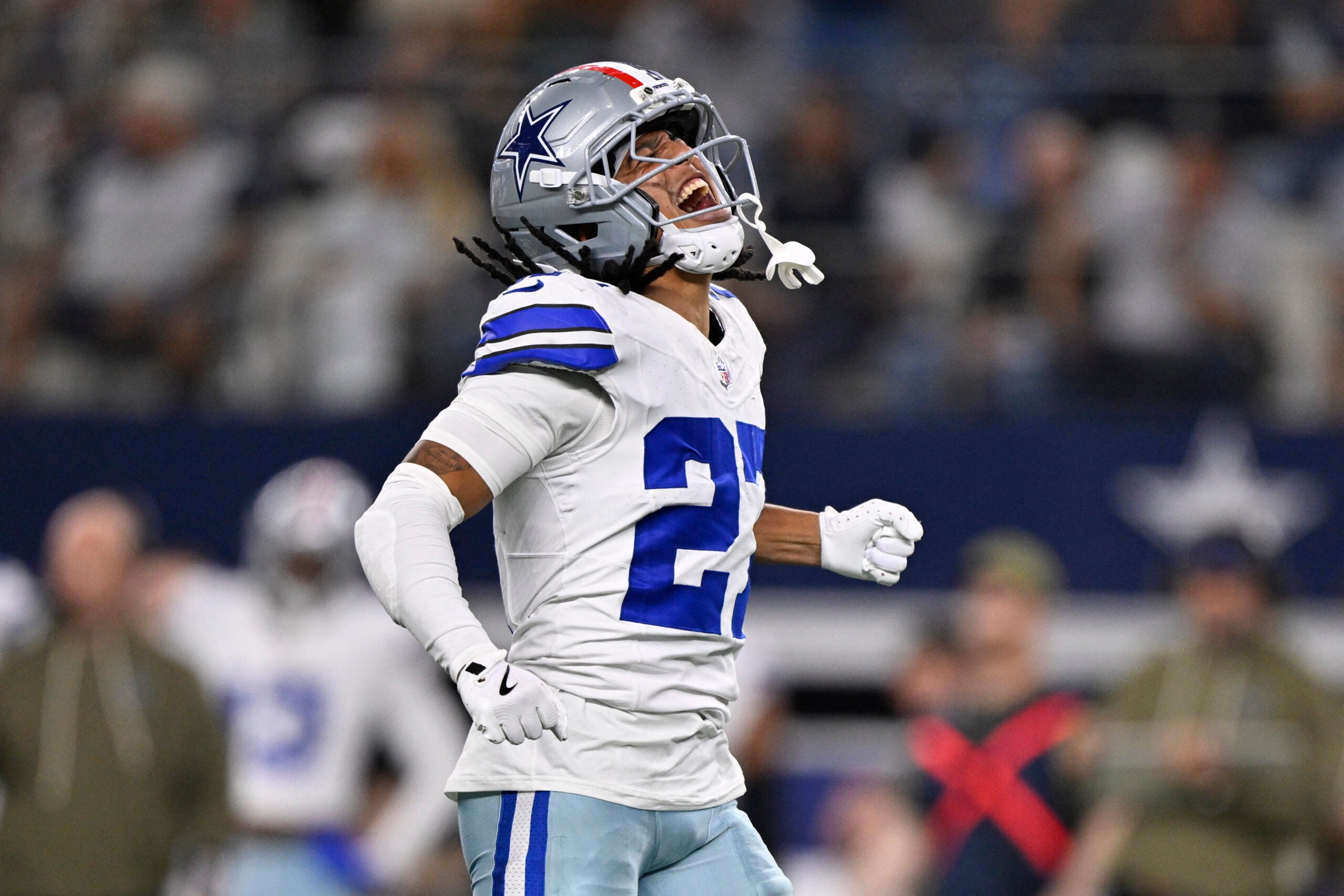 2025-11-04T035638Z_973876115_MT1USATODAY27499270_RTRMADP_3_NFL-ARIZONA-CARDINALS-AT-DALLAS-COWBOYS-1-scaled.jpg